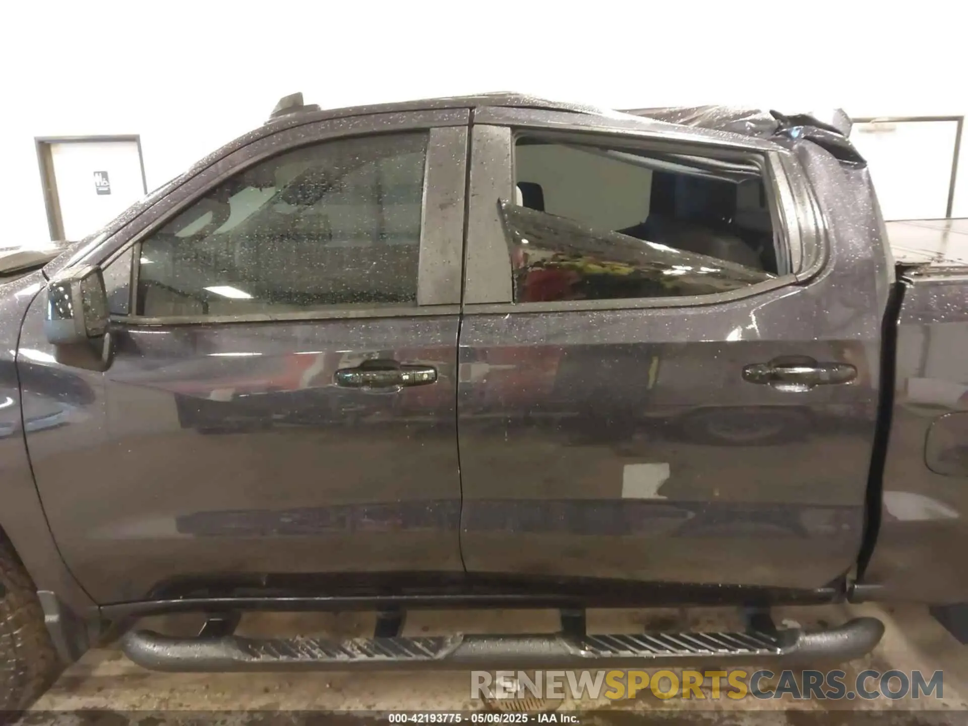 14 Photograph of a damaged car 3GCUDFED5RG123564 CHEVROLET SILVERADO 1500 2024