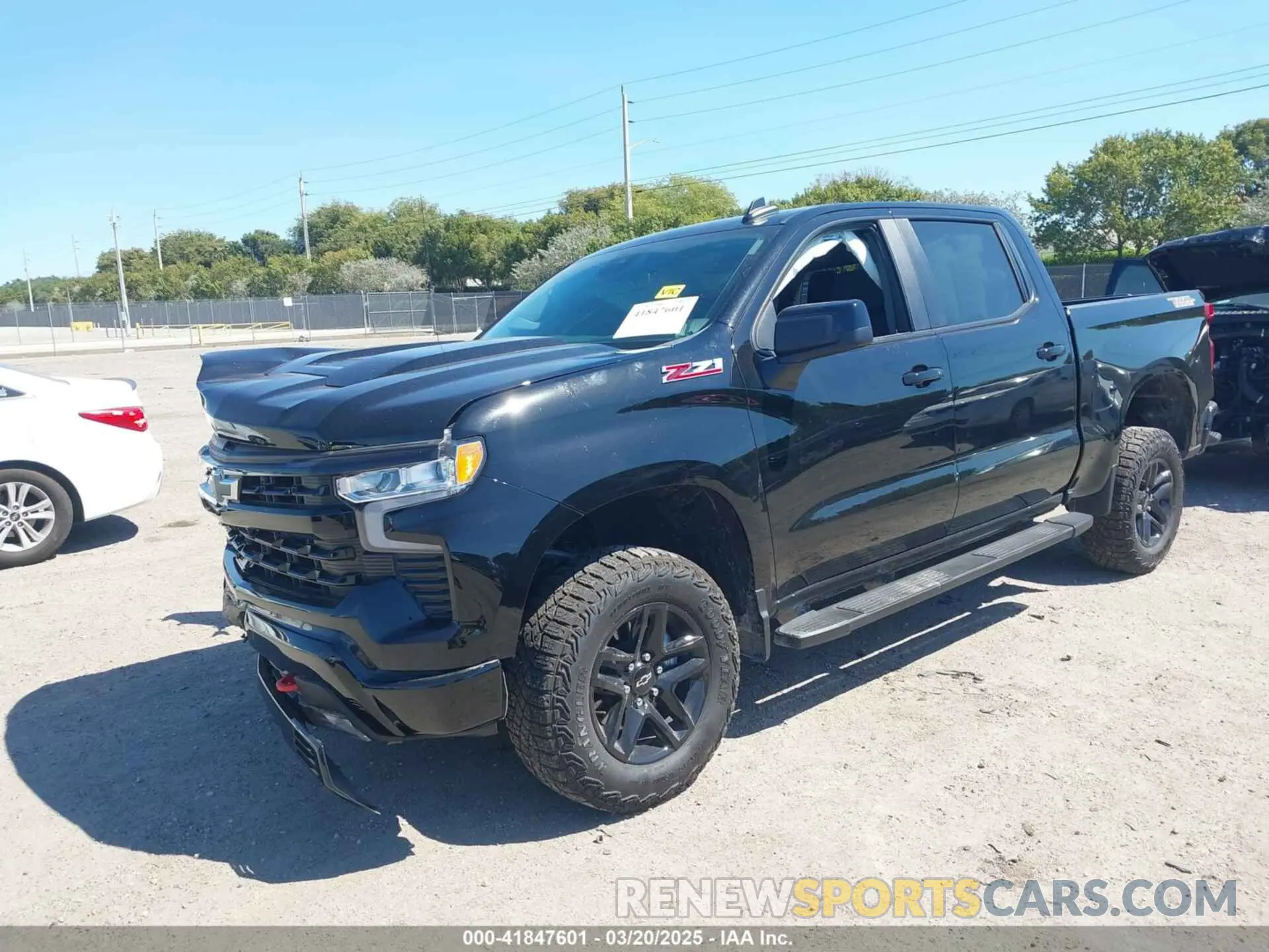 2 Photograph of a damaged car 3GCUDFED6RG313938 CHEVROLET SILVERADO 1500 2024