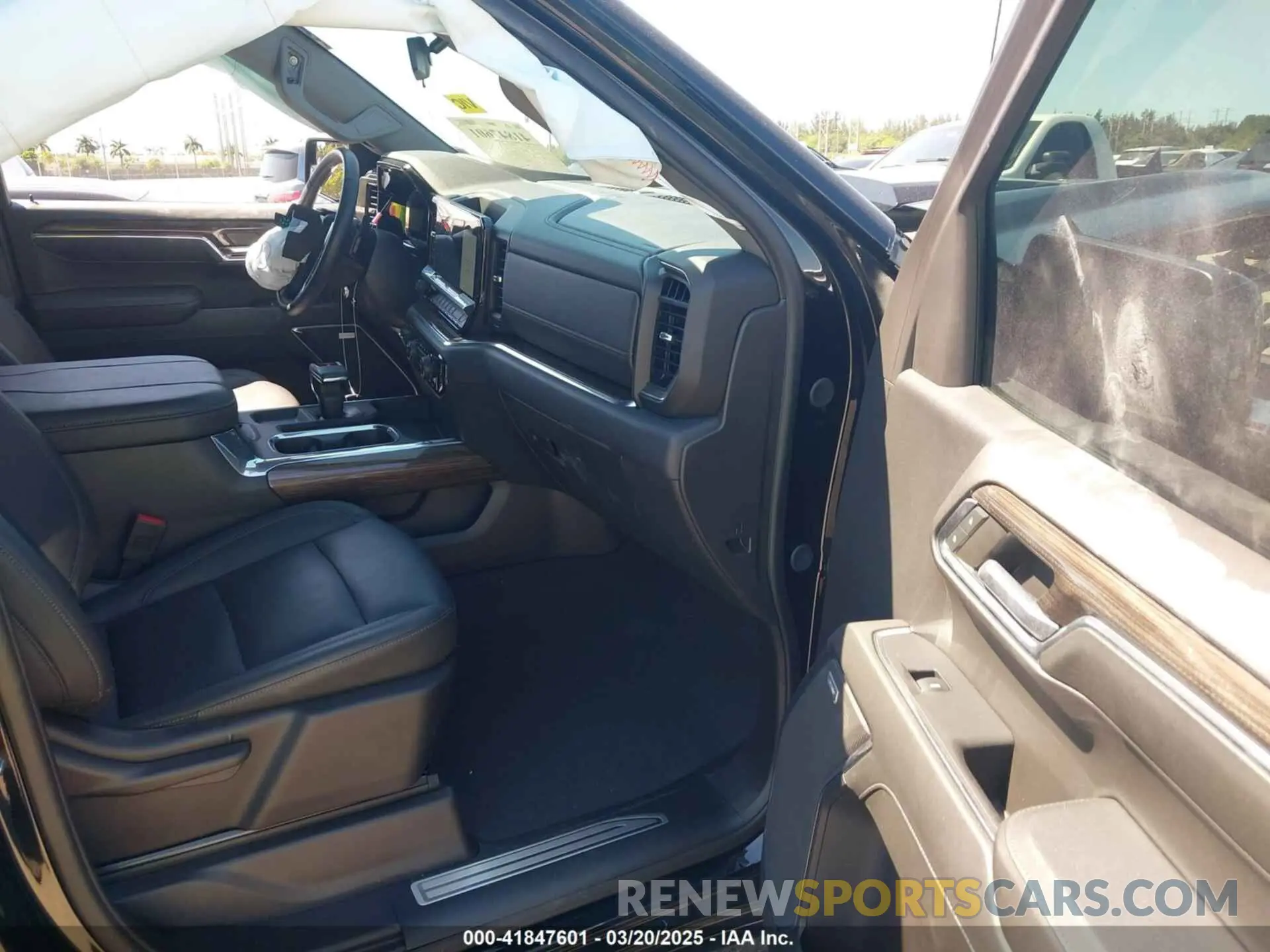 5 Photograph of a damaged car 3GCUDFED6RG313938 CHEVROLET SILVERADO 1500 2024
