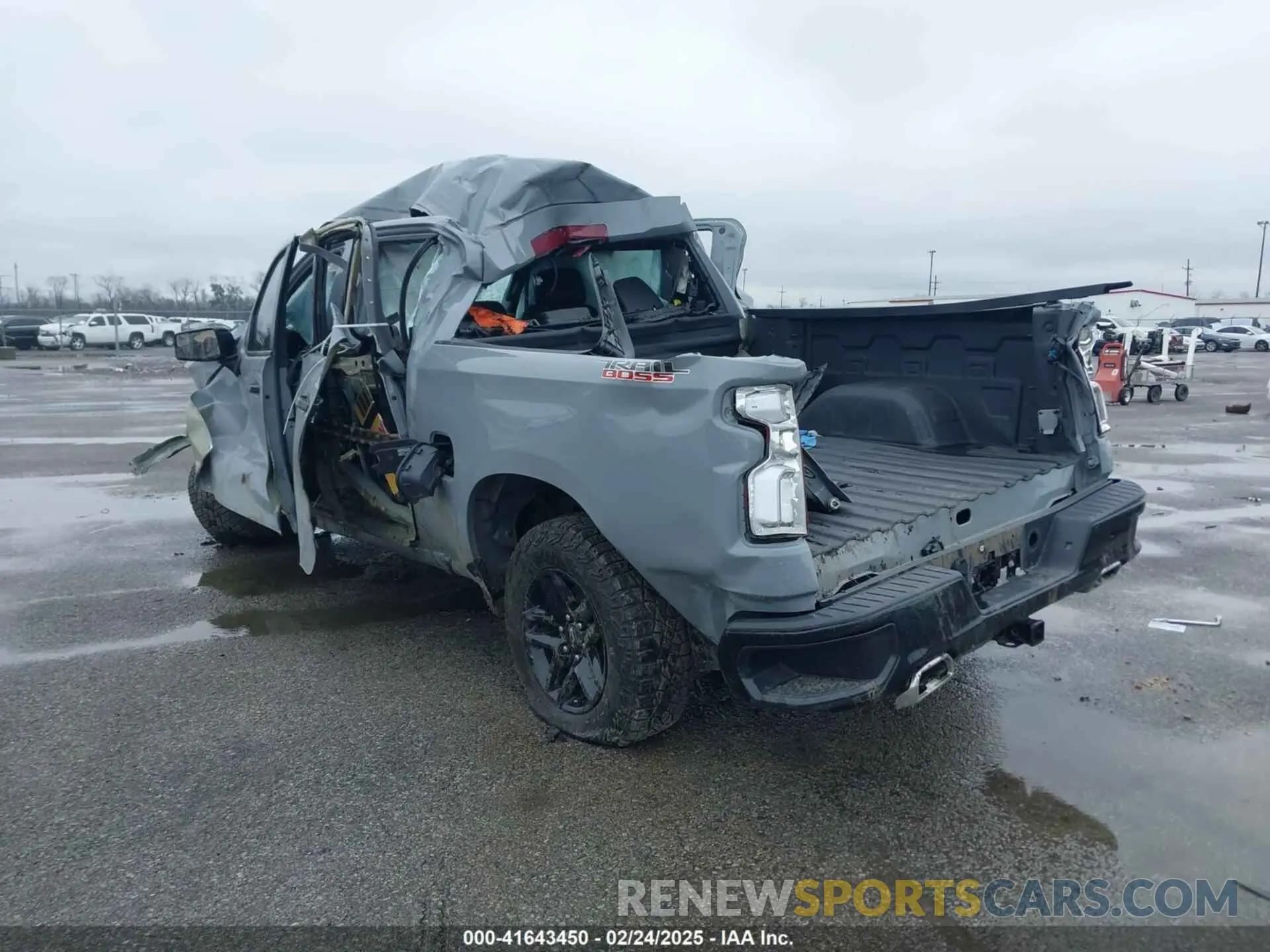3 Photograph of a damaged car 3GCUDFED8RG142707 CHEVROLET SILVERADO 1500 2024