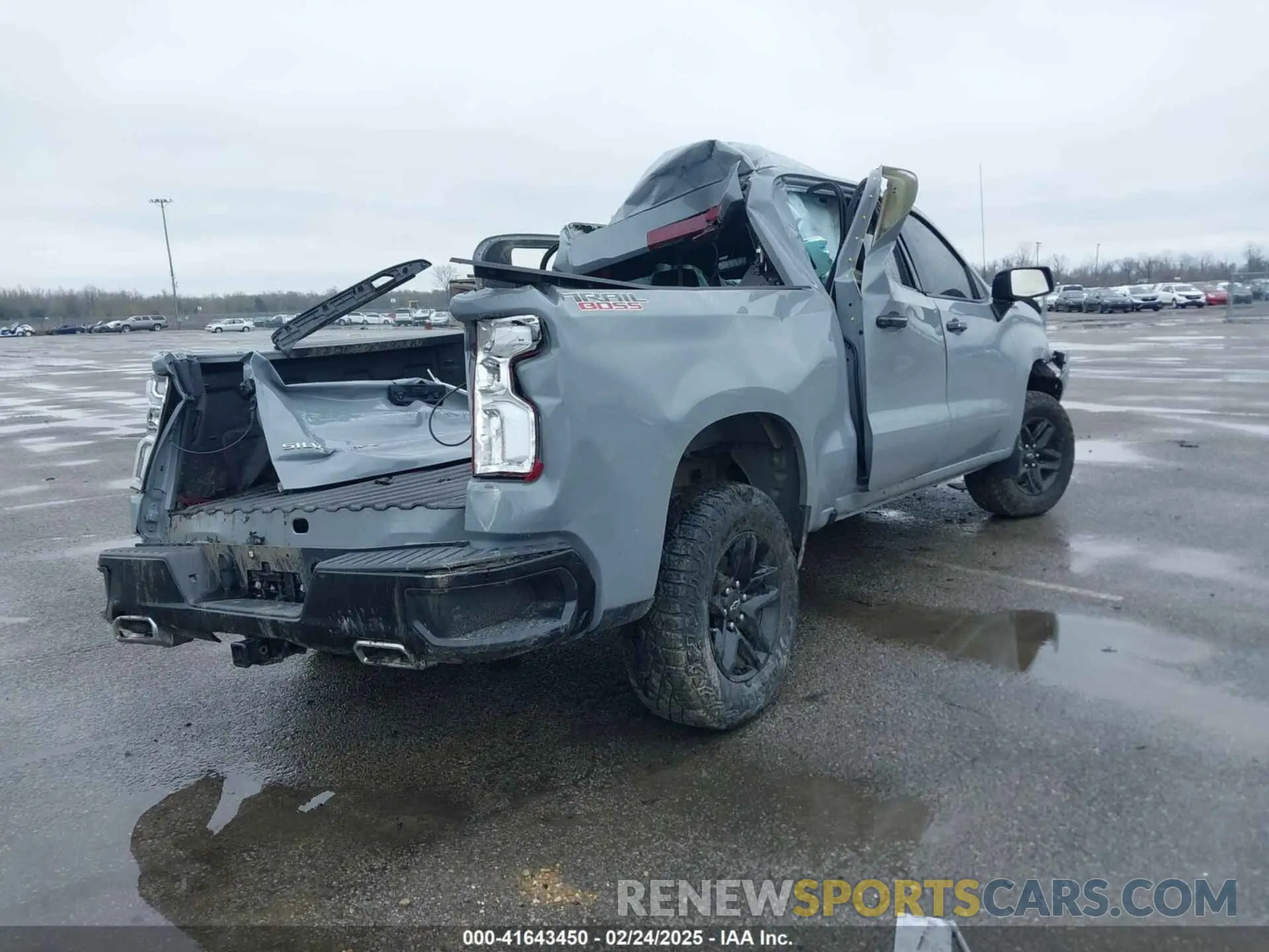 4 Photograph of a damaged car 3GCUDFED8RG142707 CHEVROLET SILVERADO 1500 2024
