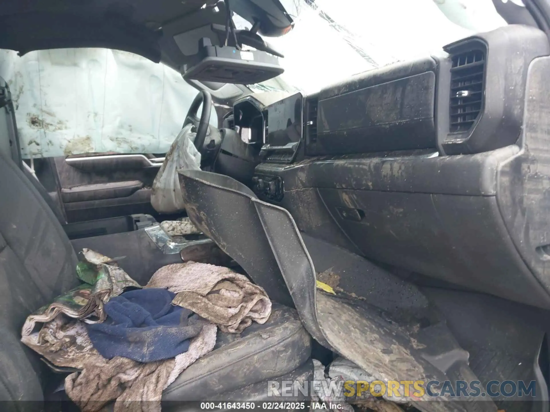 5 Photograph of a damaged car 3GCUDFED8RG142707 CHEVROLET SILVERADO 1500 2024