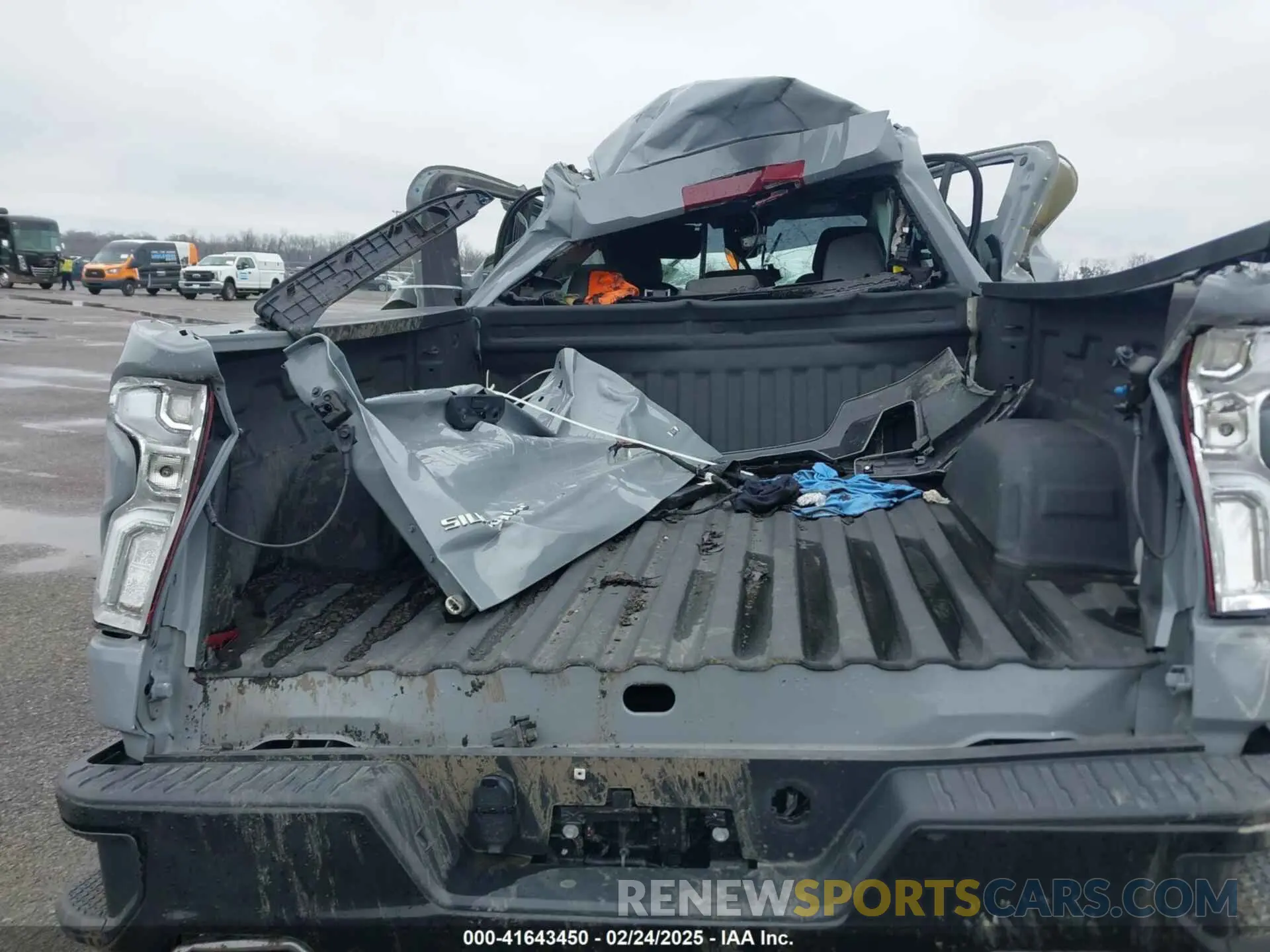 8 Photograph of a damaged car 3GCUDFED8RG142707 CHEVROLET SILVERADO 1500 2024
