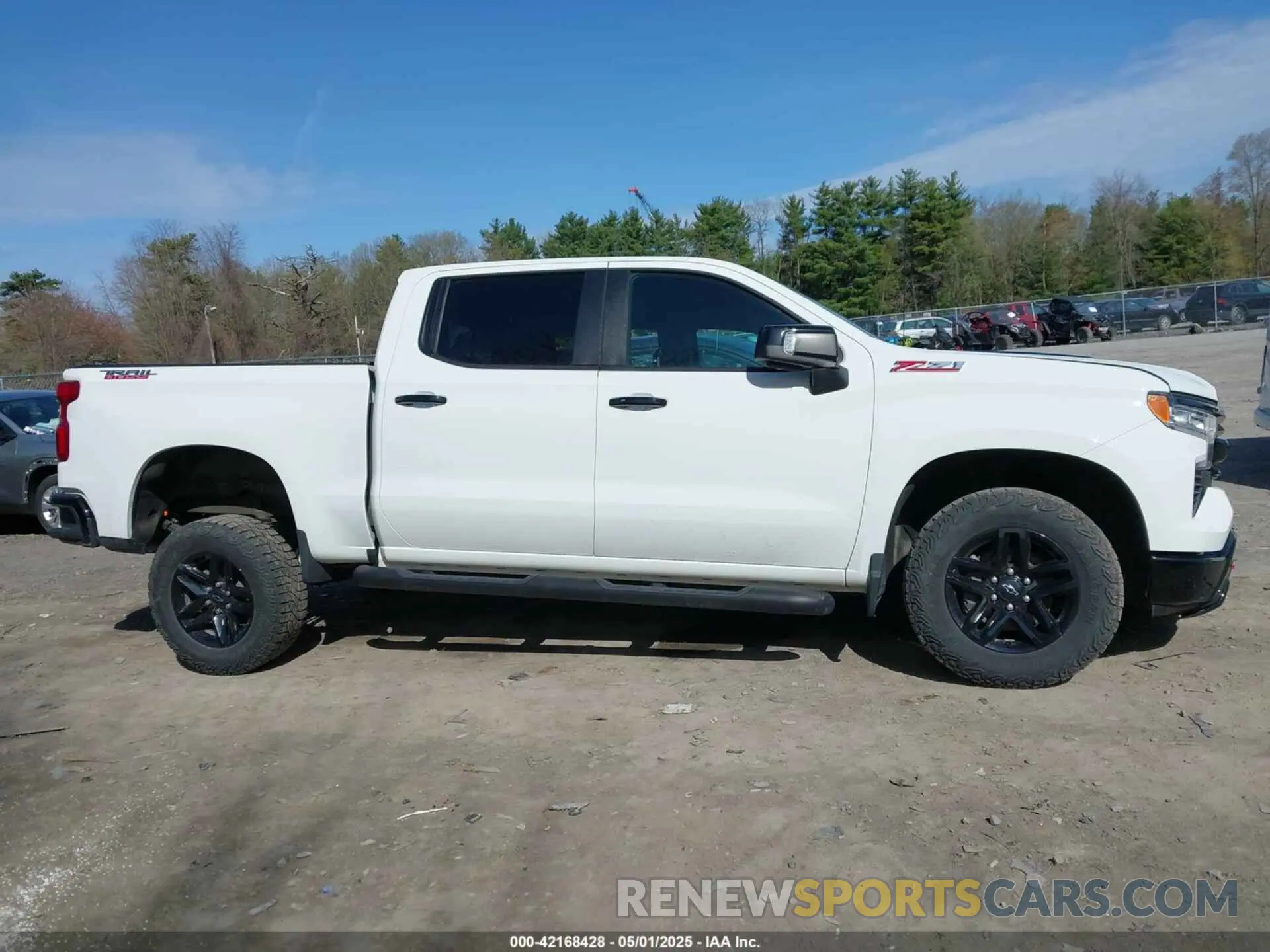 13 Photograph of a damaged car 3GCUDFEDXRG102466 CHEVROLET SILVERADO 1500 2024