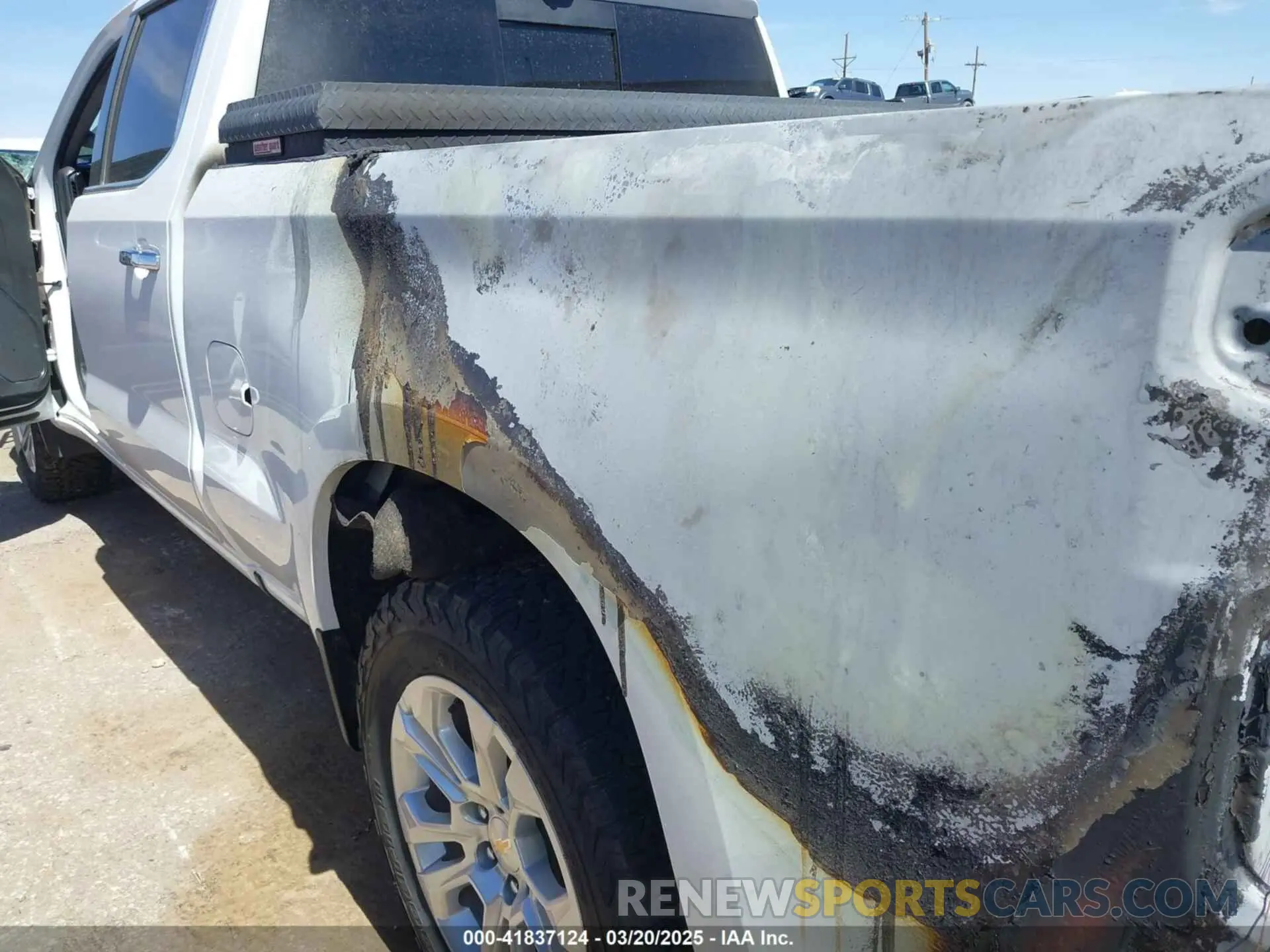 14 Photograph of a damaged car 3GCUDGE83RG384944 CHEVROLET SILVERADO 1500 2024