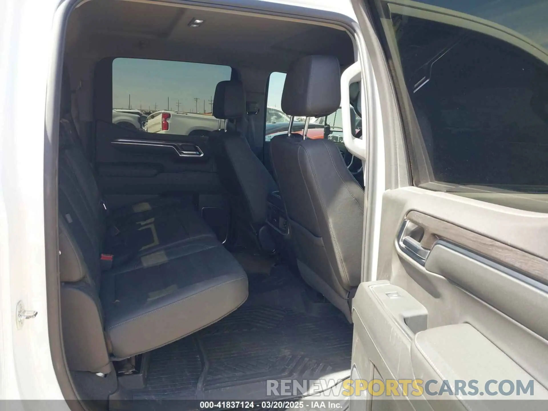 8 Photograph of a damaged car 3GCUDGE83RG384944 CHEVROLET SILVERADO 1500 2024