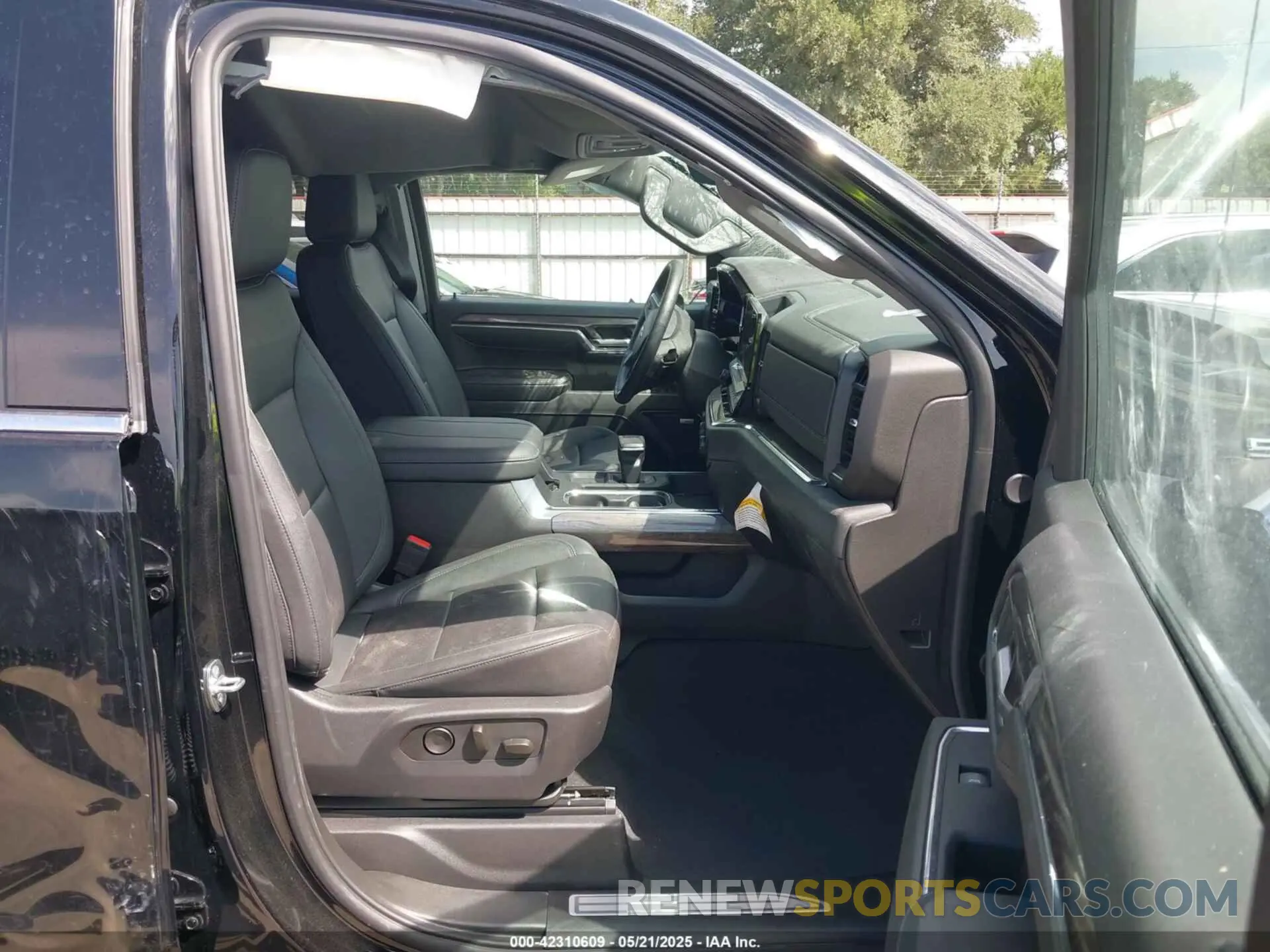 5 Photograph of a damaged car 3GCUDGE86RG244354 CHEVROLET SILVERADO 1500 2024
