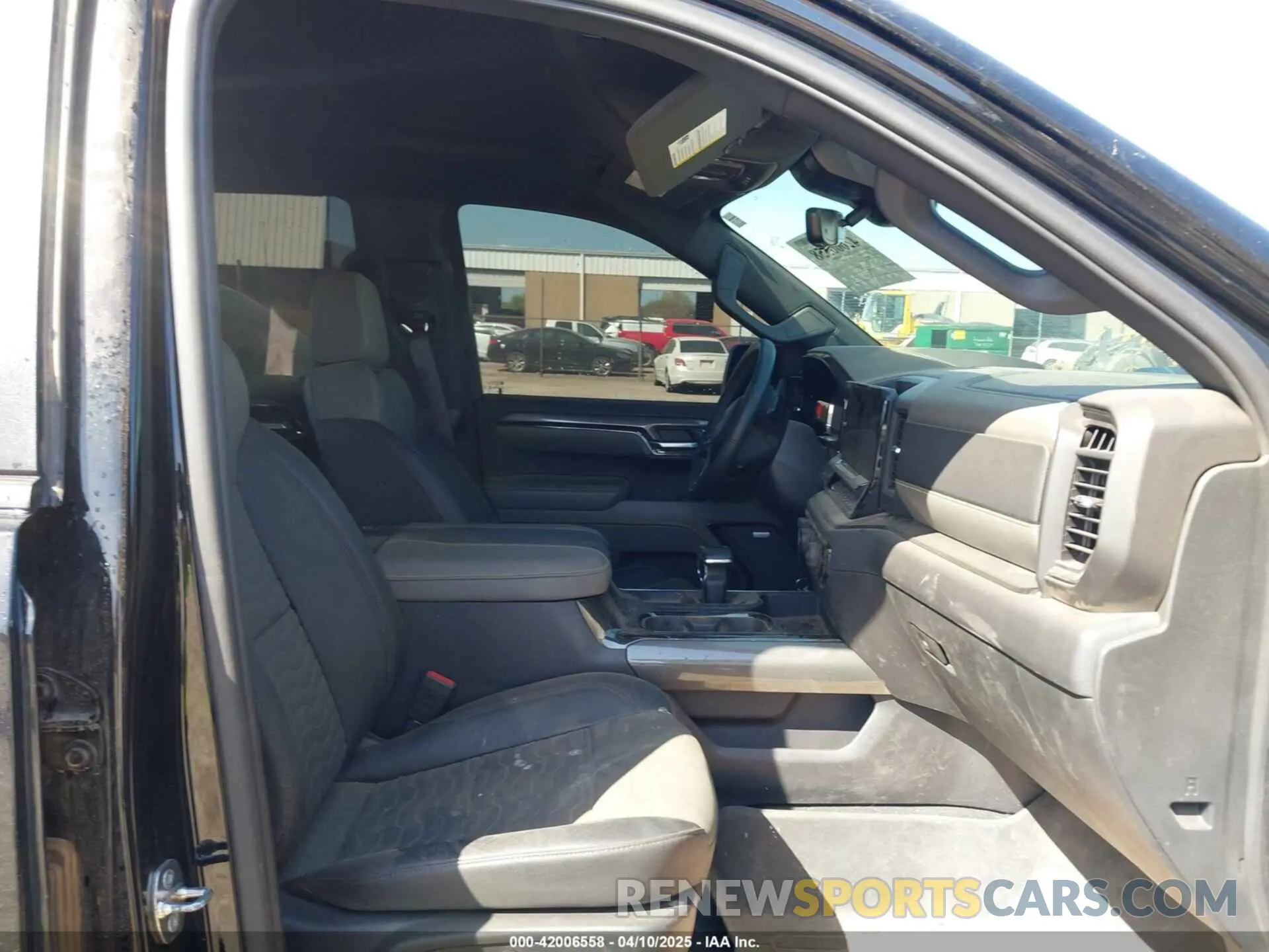 5 Photograph of a damaged car 3GCUDHE81RG379330 CHEVROLET SILVERADO 1500 2024