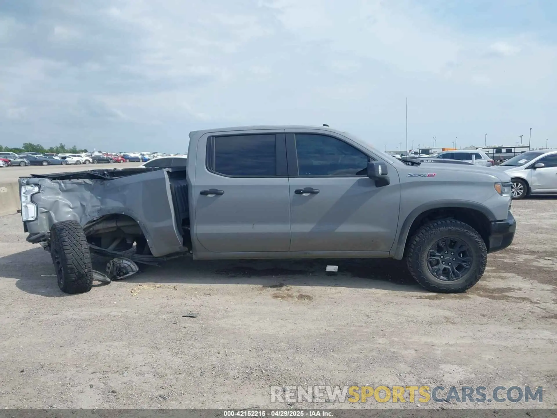 13 Photograph of a damaged car 3GCUDHEL5RG437153 CHEVROLET SILVERADO 1500 2024