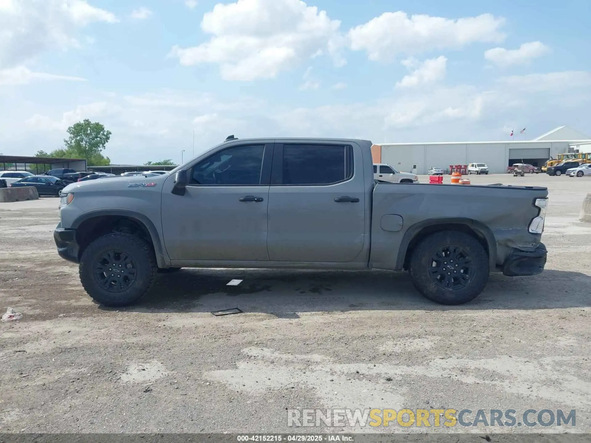 14 Photograph of a damaged car 3GCUDHEL5RG437153 CHEVROLET SILVERADO 1500 2024