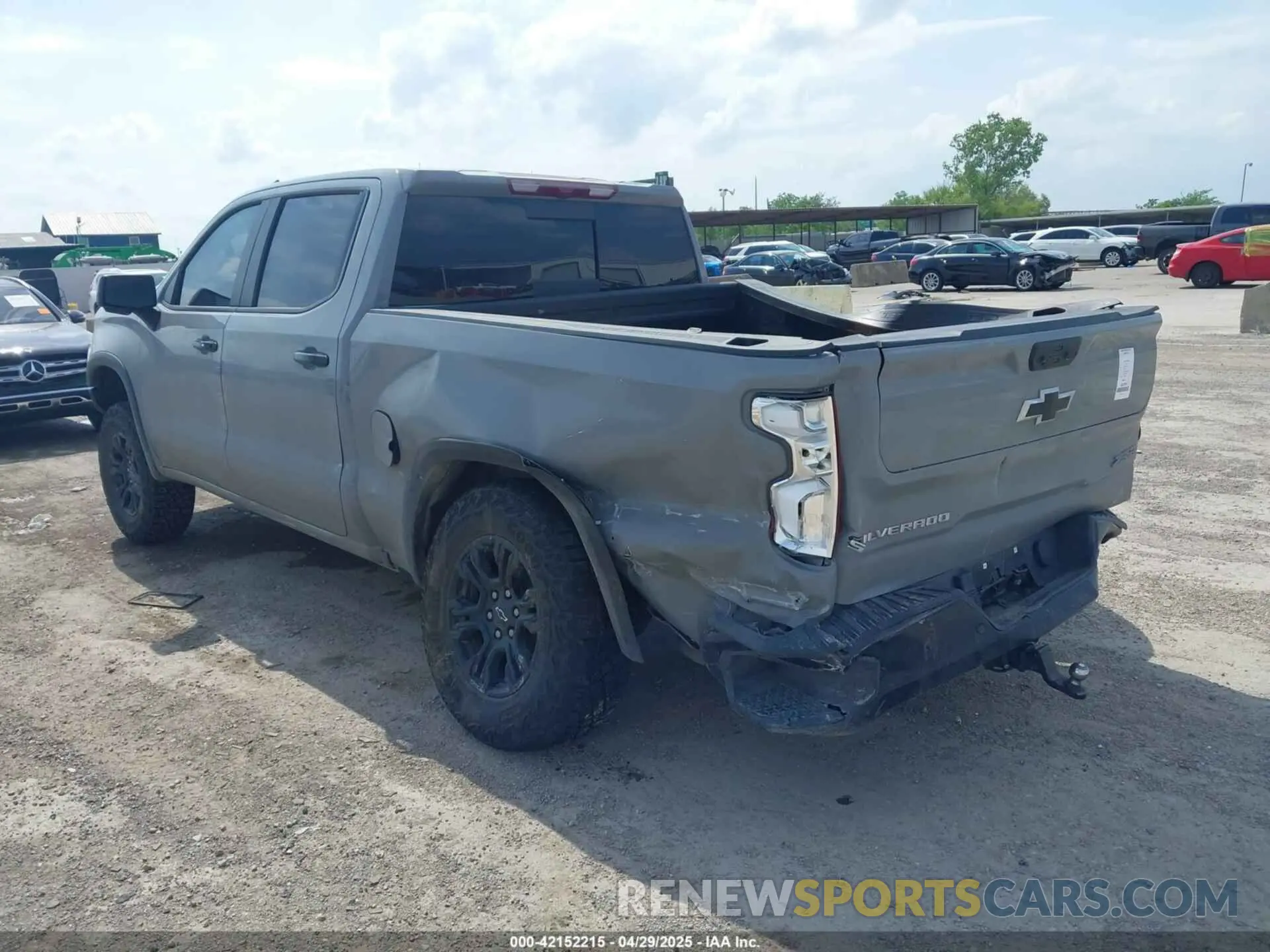 3 Photograph of a damaged car 3GCUDHEL5RG437153 CHEVROLET SILVERADO 1500 2024