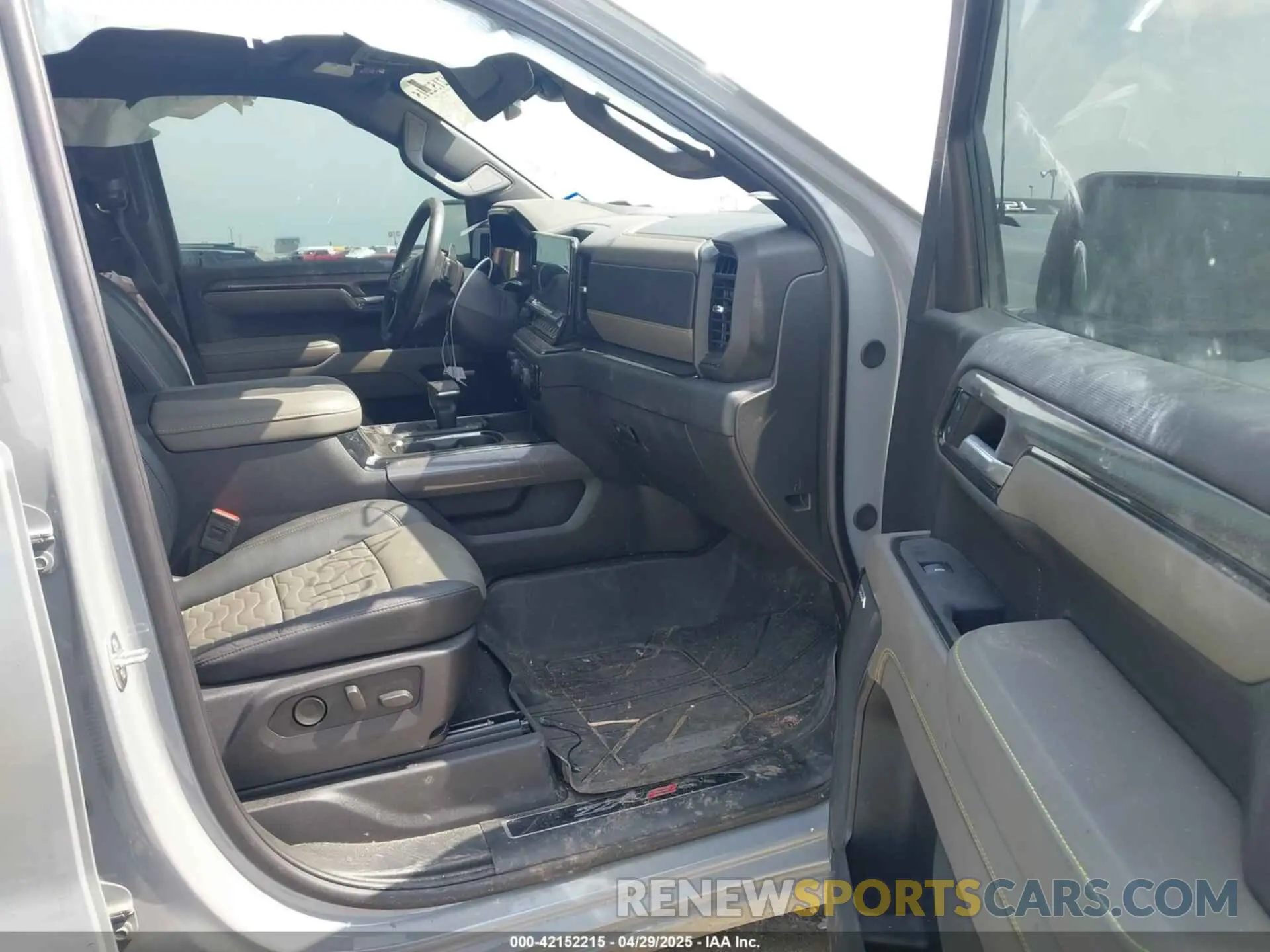 5 Photograph of a damaged car 3GCUDHEL5RG437153 CHEVROLET SILVERADO 1500 2024