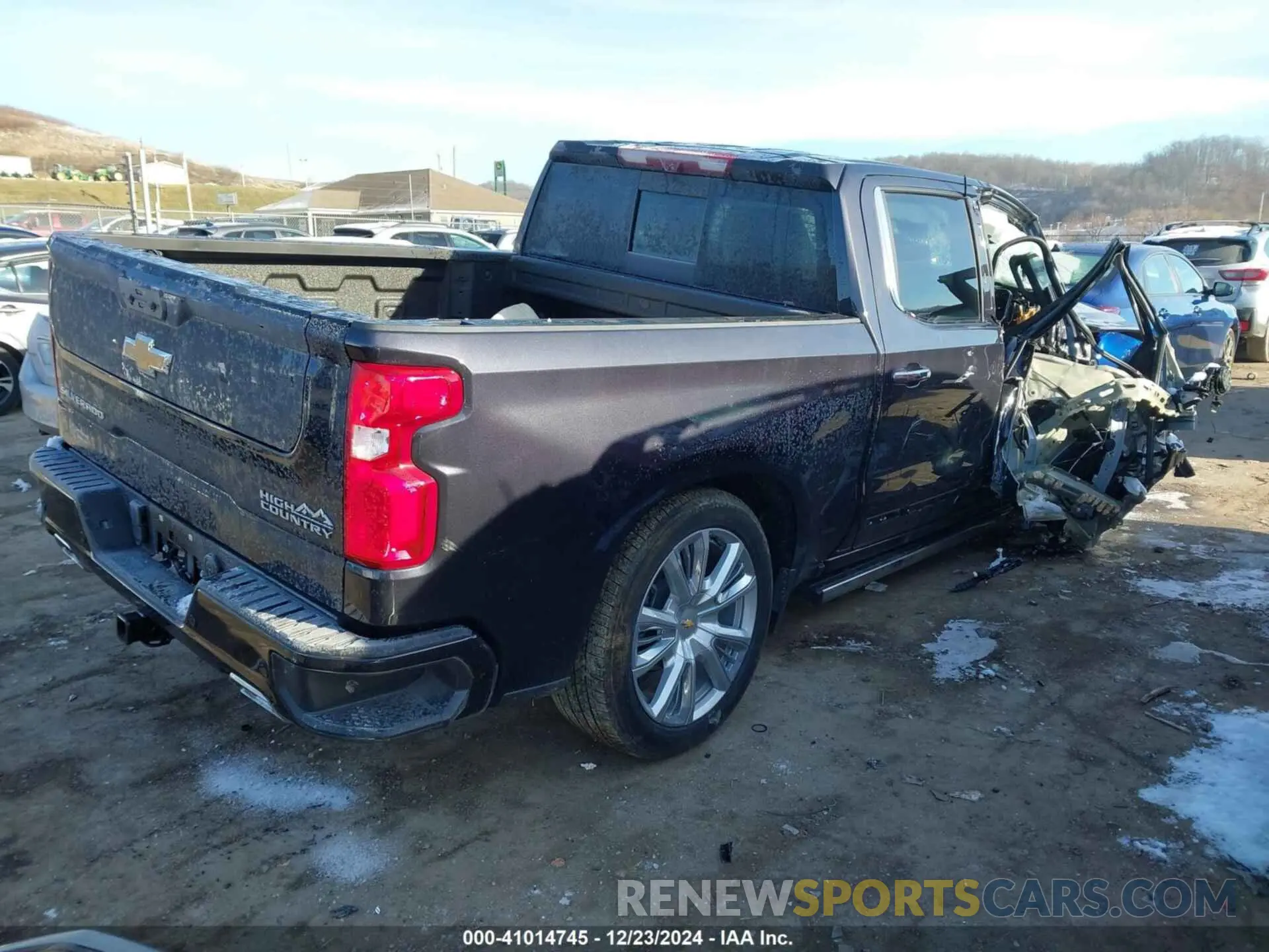 4 Photograph of a damaged car 3GCUDJE85RG362036 CHEVROLET SILVERADO 1500 2024