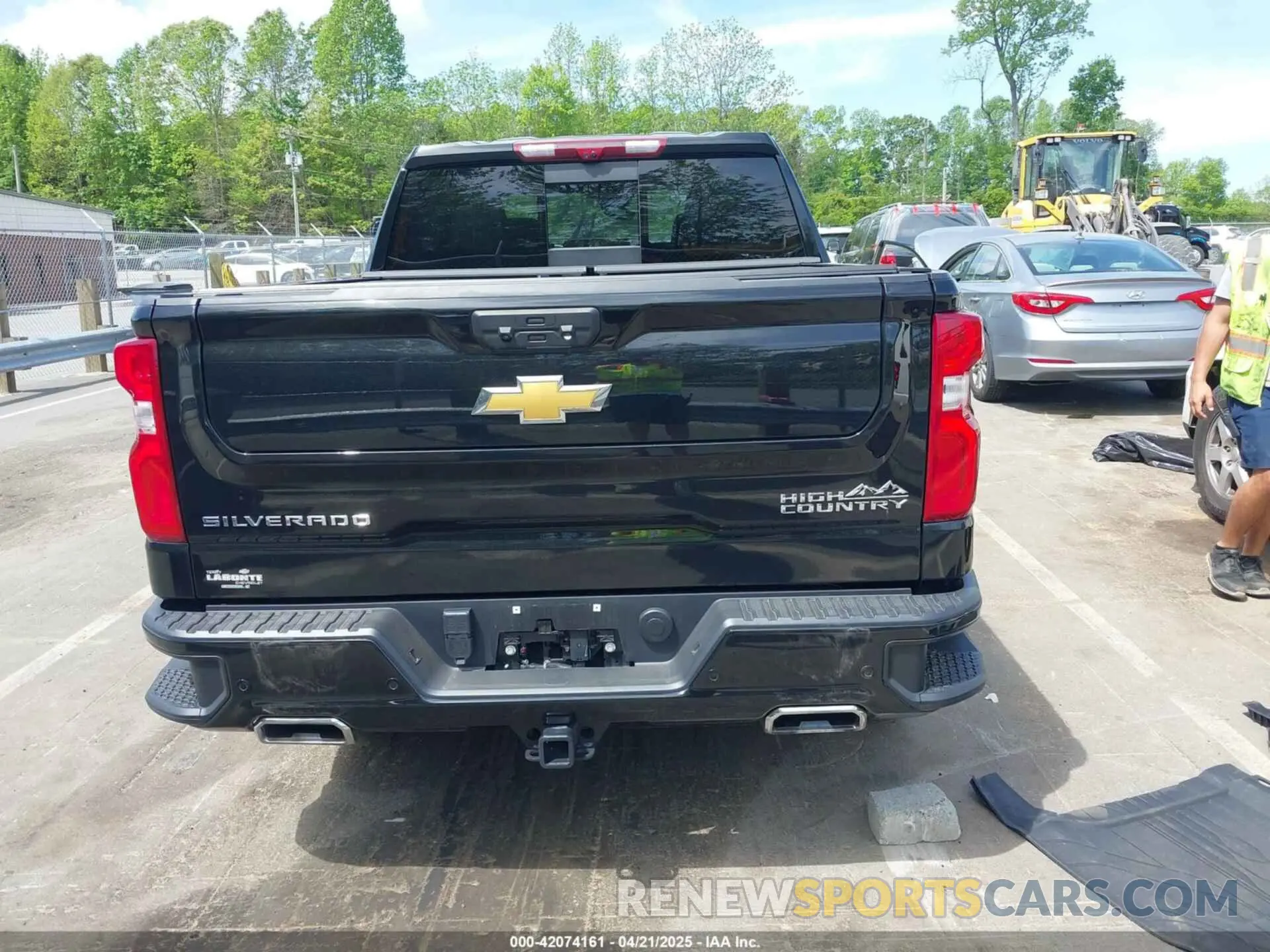16 Photograph of a damaged car 3GCUDJEL9RG461091 CHEVROLET SILVERADO 1500 2024
