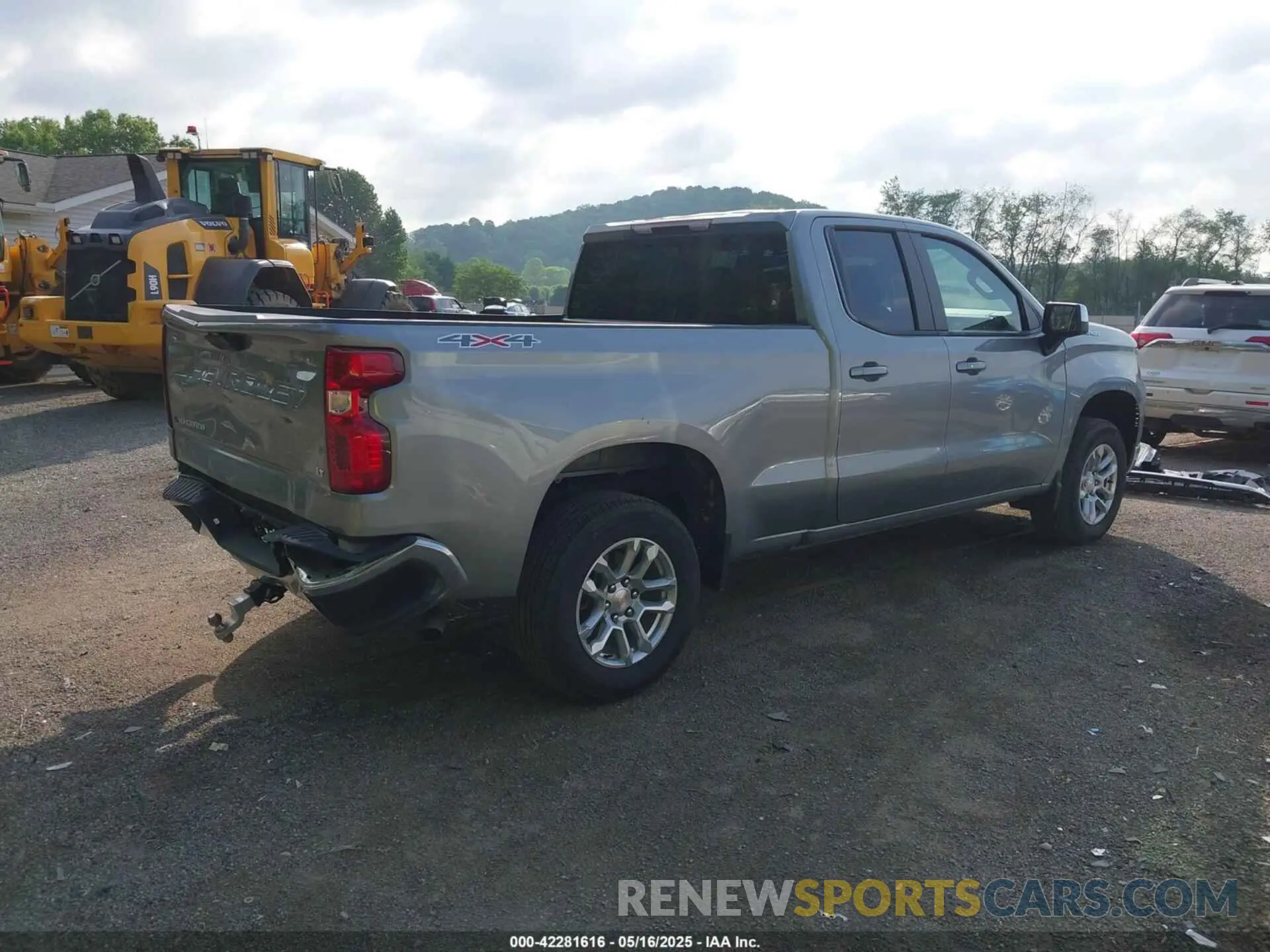 4 Photograph of a damaged car 1GCRKKEK0SZ131113 CHEVROLET SILVERADO 1500 2025