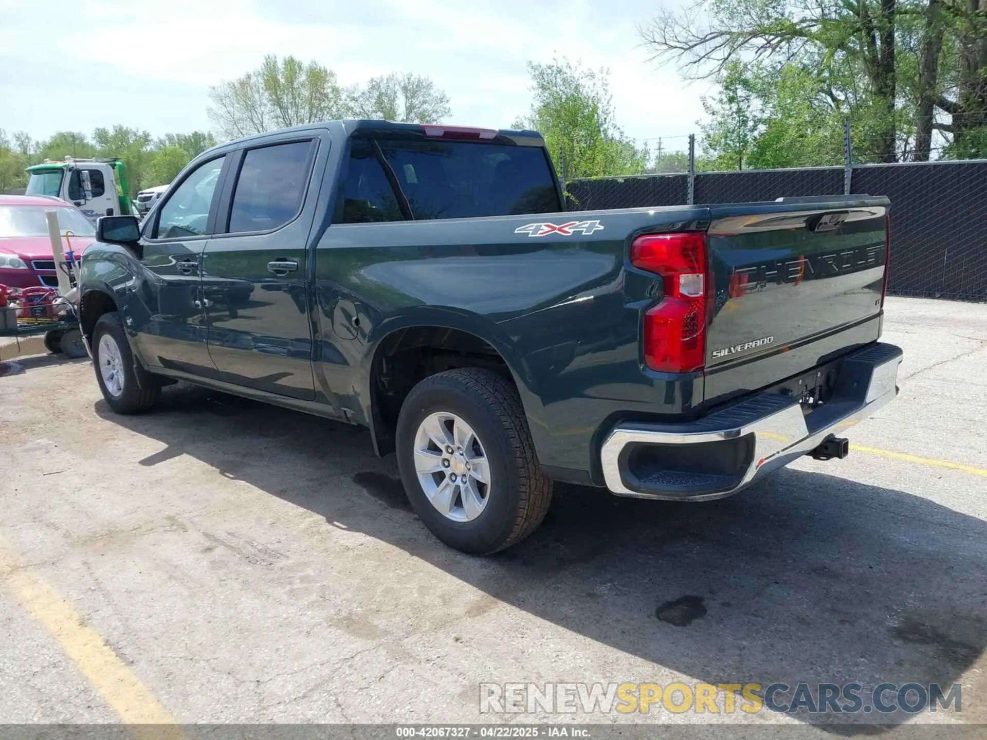 3 Photograph of a damaged car 1GCUKDED2SZ161690 CHEVROLET SILVERADO 1500 2025