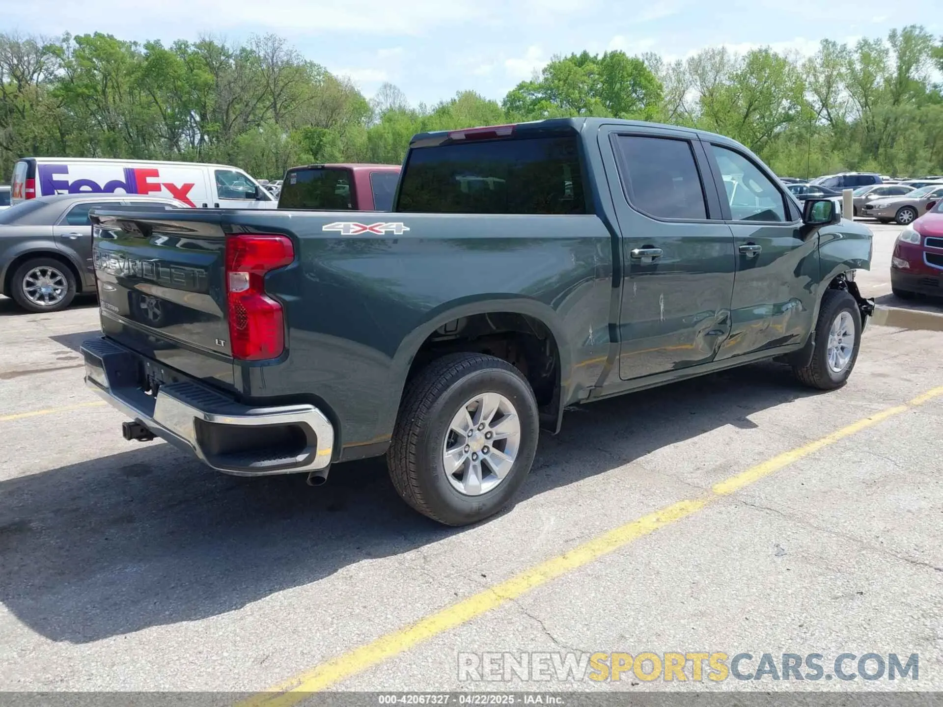 4 Photograph of a damaged car 1GCUKDED2SZ161690 CHEVROLET SILVERADO 1500 2025
