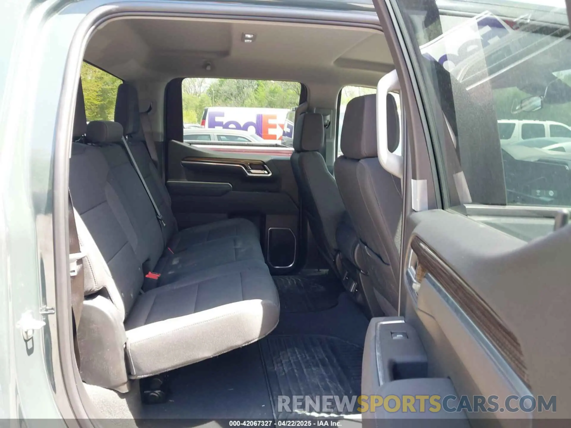 8 Photograph of a damaged car 1GCUKDED2SZ161690 CHEVROLET SILVERADO 1500 2025