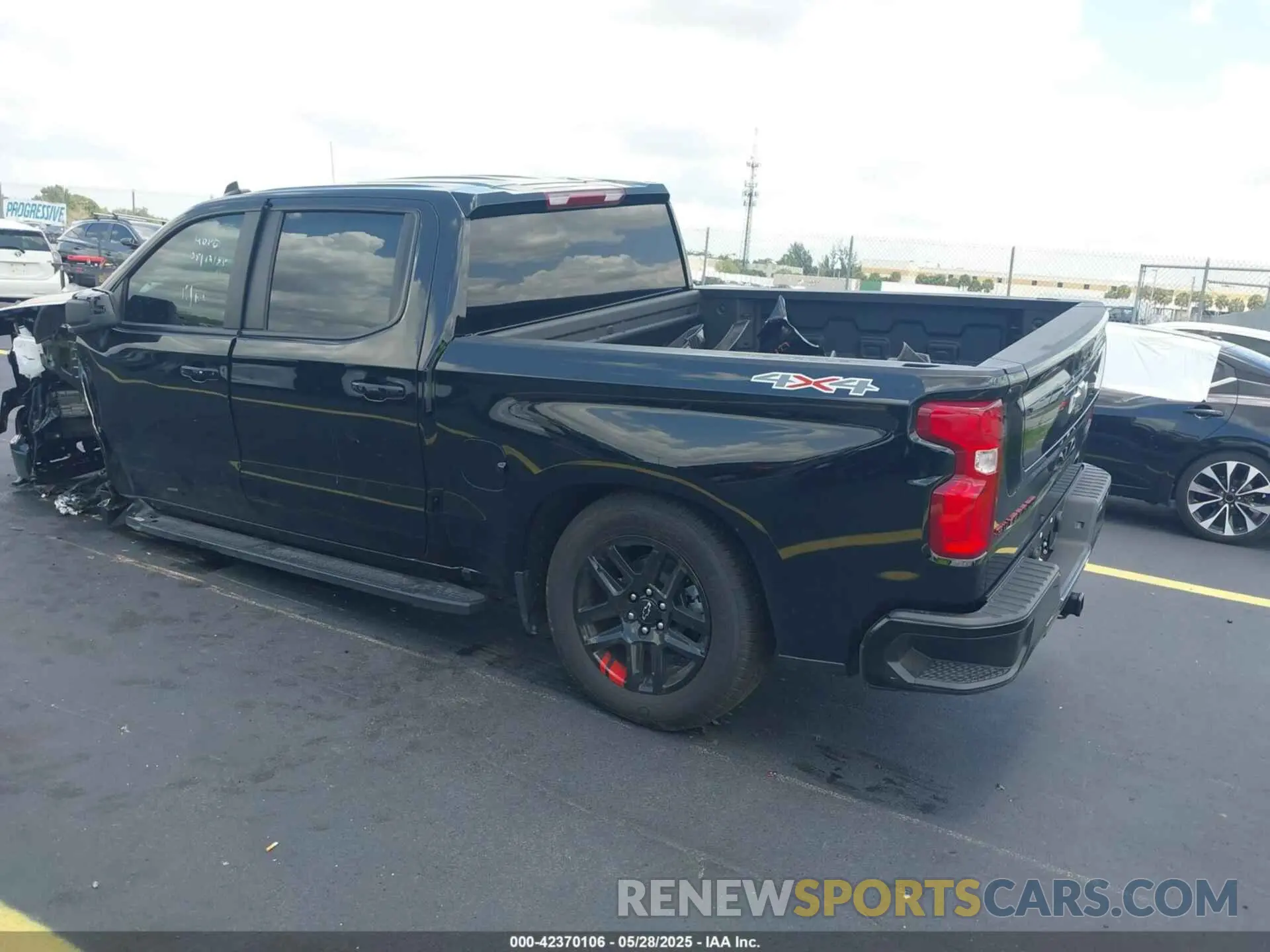 3 Photograph of a damaged car 1GCUKEEL3SZ252206 CHEVROLET SILVERADO 1500 2025