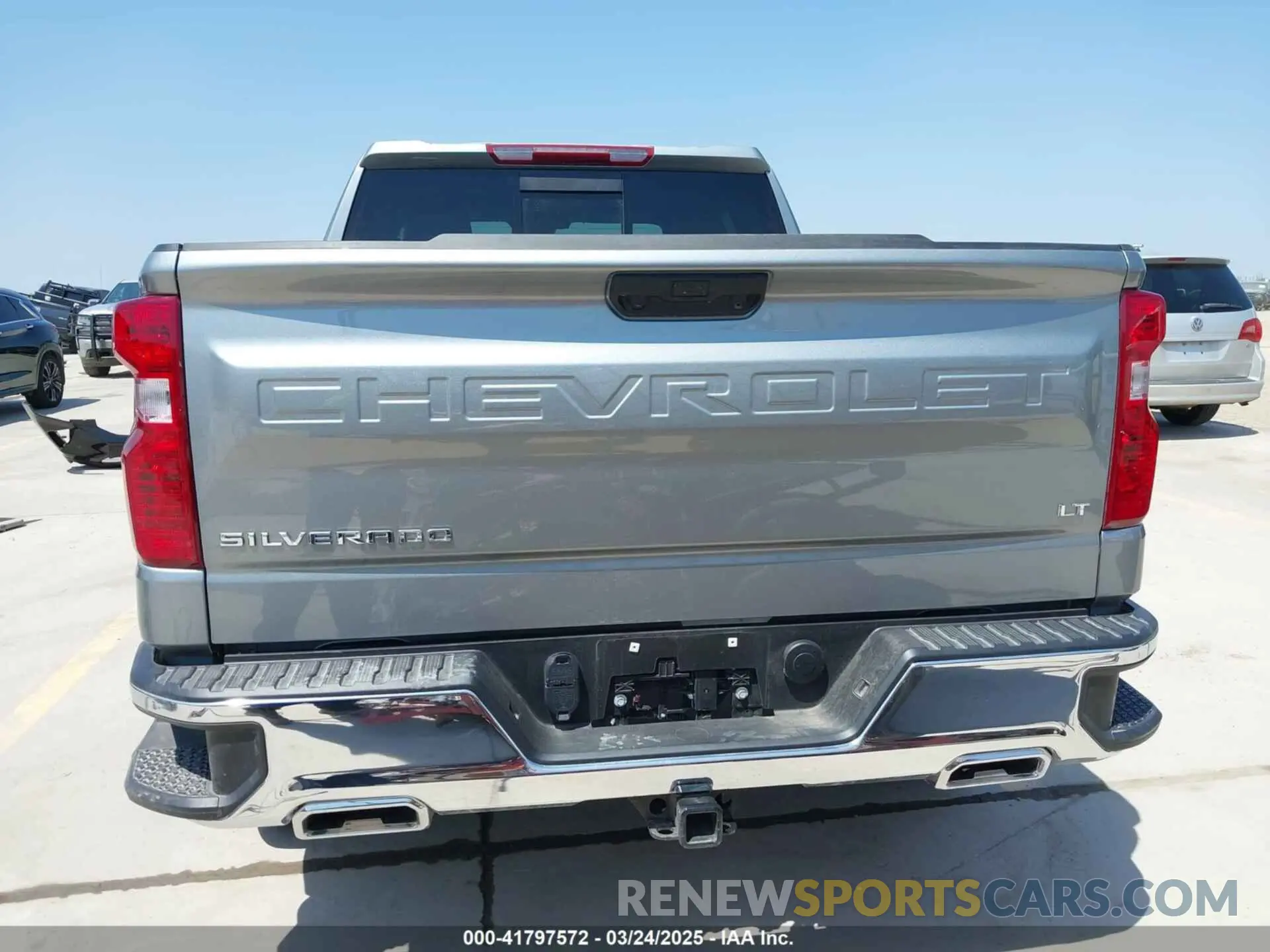 17 Photograph of a damaged car 2GCUKDED0S1118281 CHEVROLET SILVERADO 1500 2025