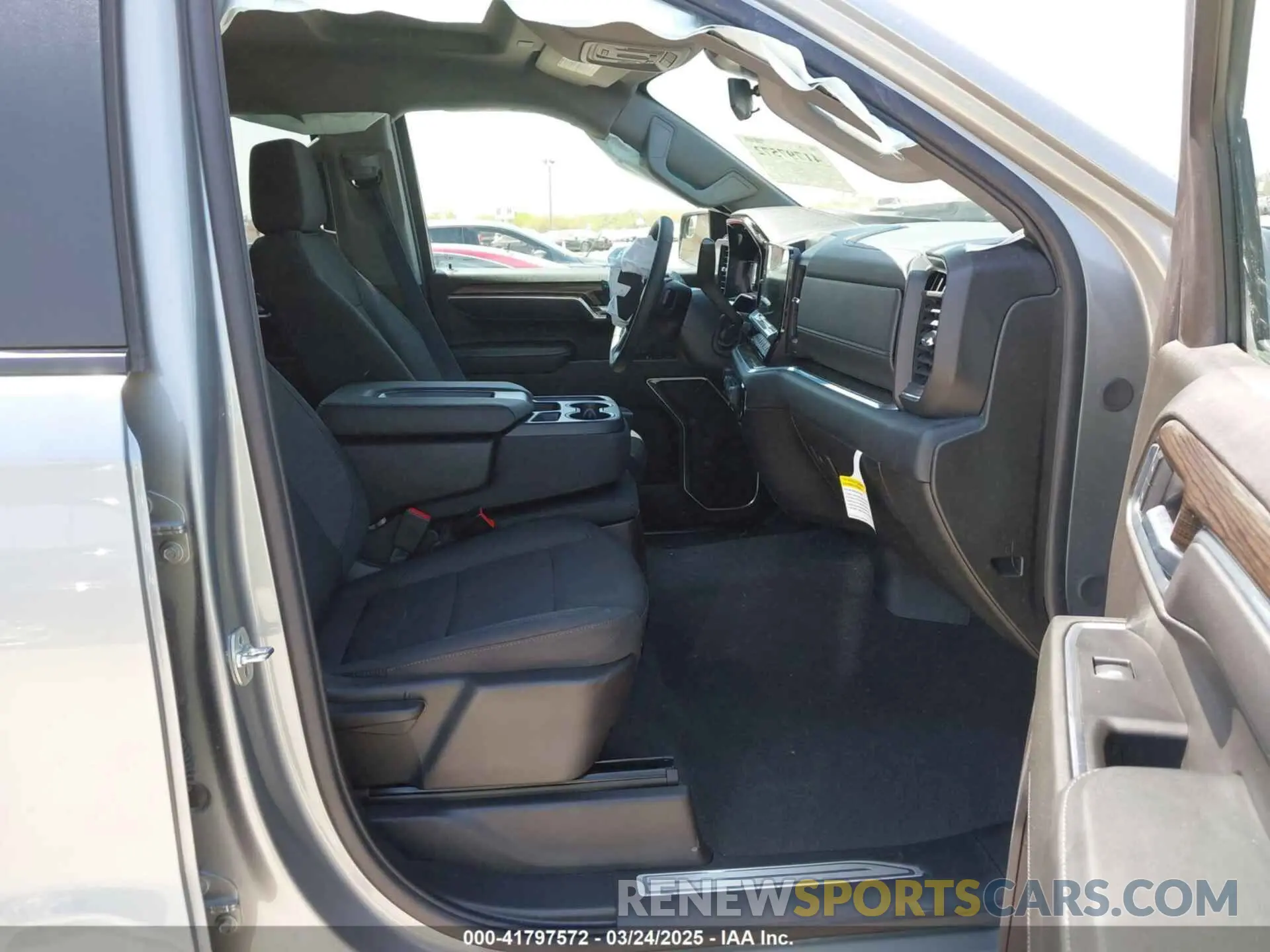 5 Photograph of a damaged car 2GCUKDED0S1118281 CHEVROLET SILVERADO 1500 2025