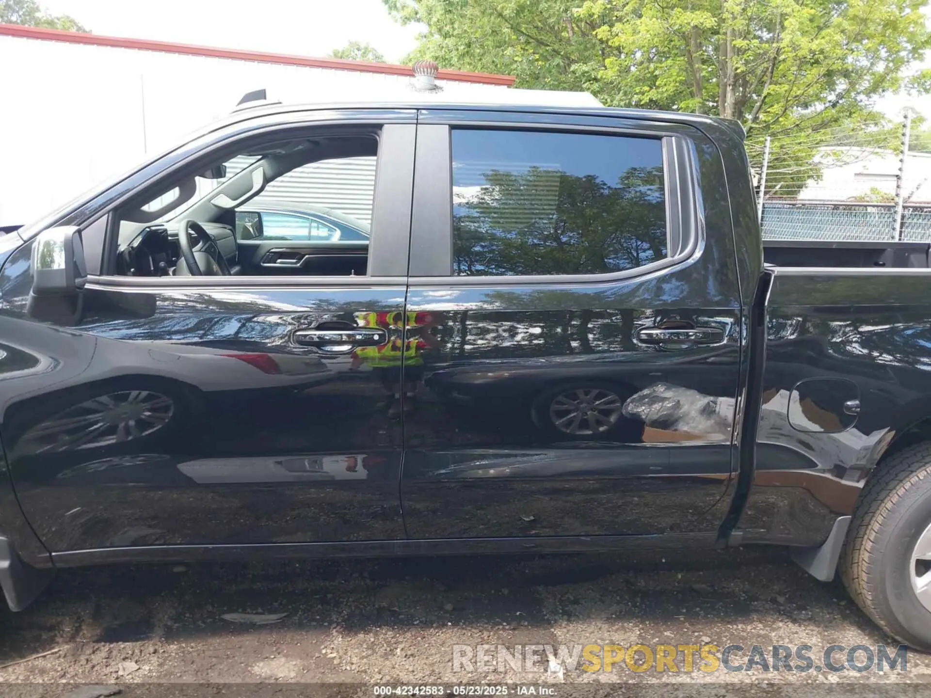 14 Photograph of a damaged car 2GCUKDED3S1143384 CHEVROLET SILVERADO 1500 2025