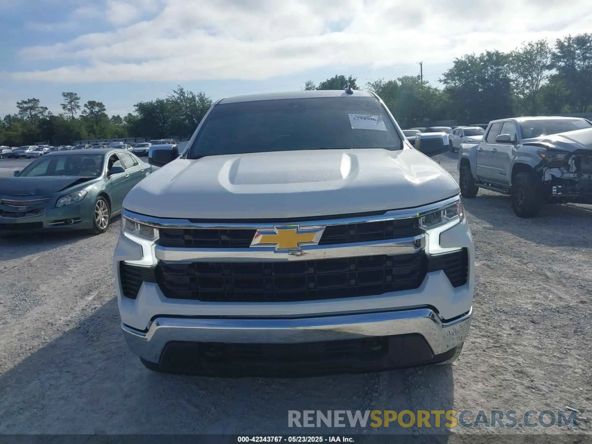 12 Photograph of a damaged car 2GCUKDED4S1127825 CHEVROLET SILVERADO 1500 2025