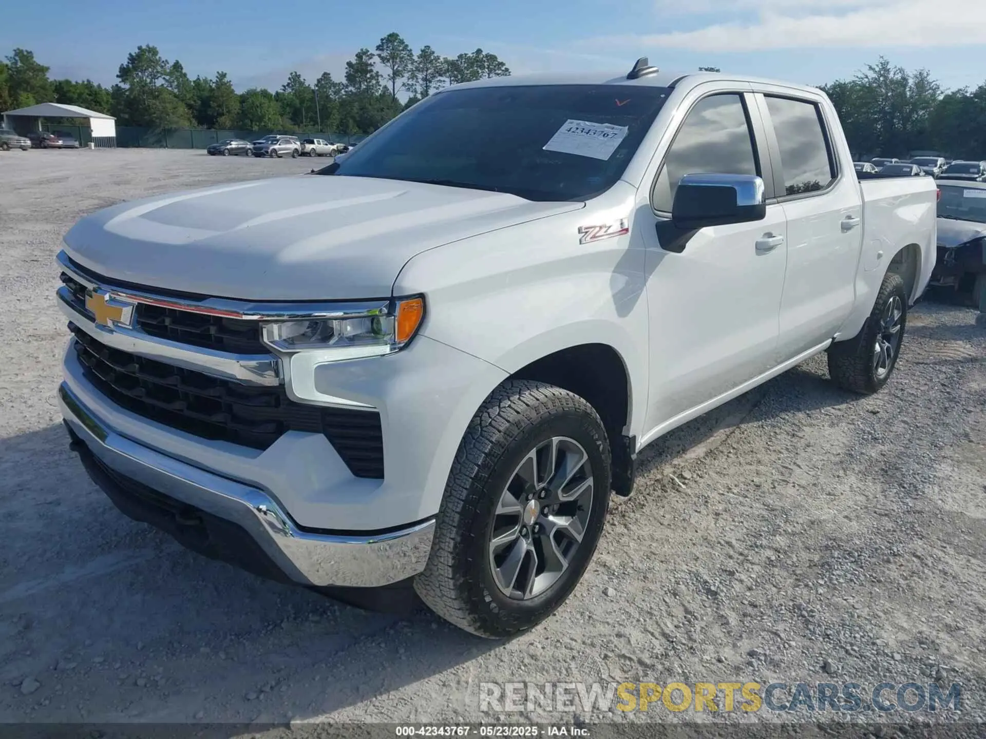 2 Photograph of a damaged car 2GCUKDED4S1127825 CHEVROLET SILVERADO 1500 2025