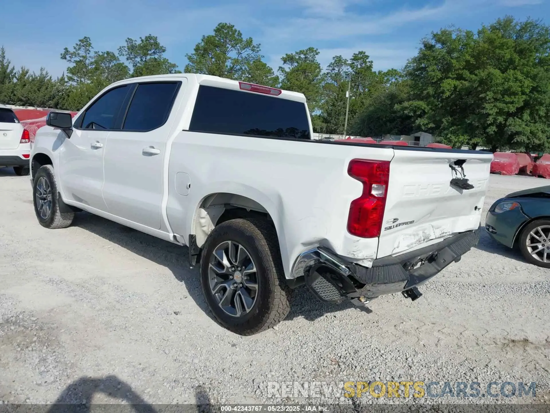 3 Photograph of a damaged car 2GCUKDED4S1127825 CHEVROLET SILVERADO 1500 2025