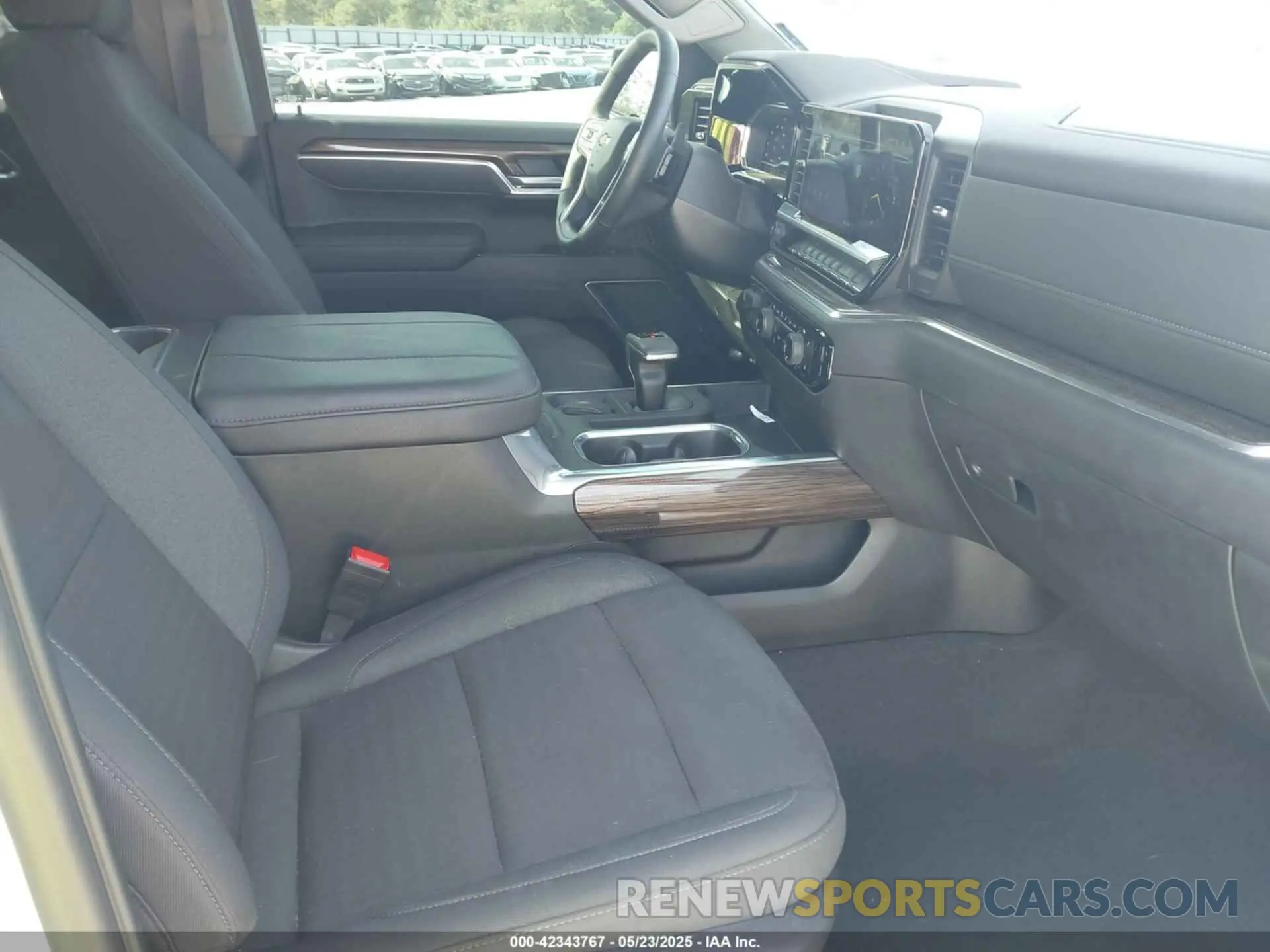 5 Photograph of a damaged car 2GCUKDED4S1127825 CHEVROLET SILVERADO 1500 2025