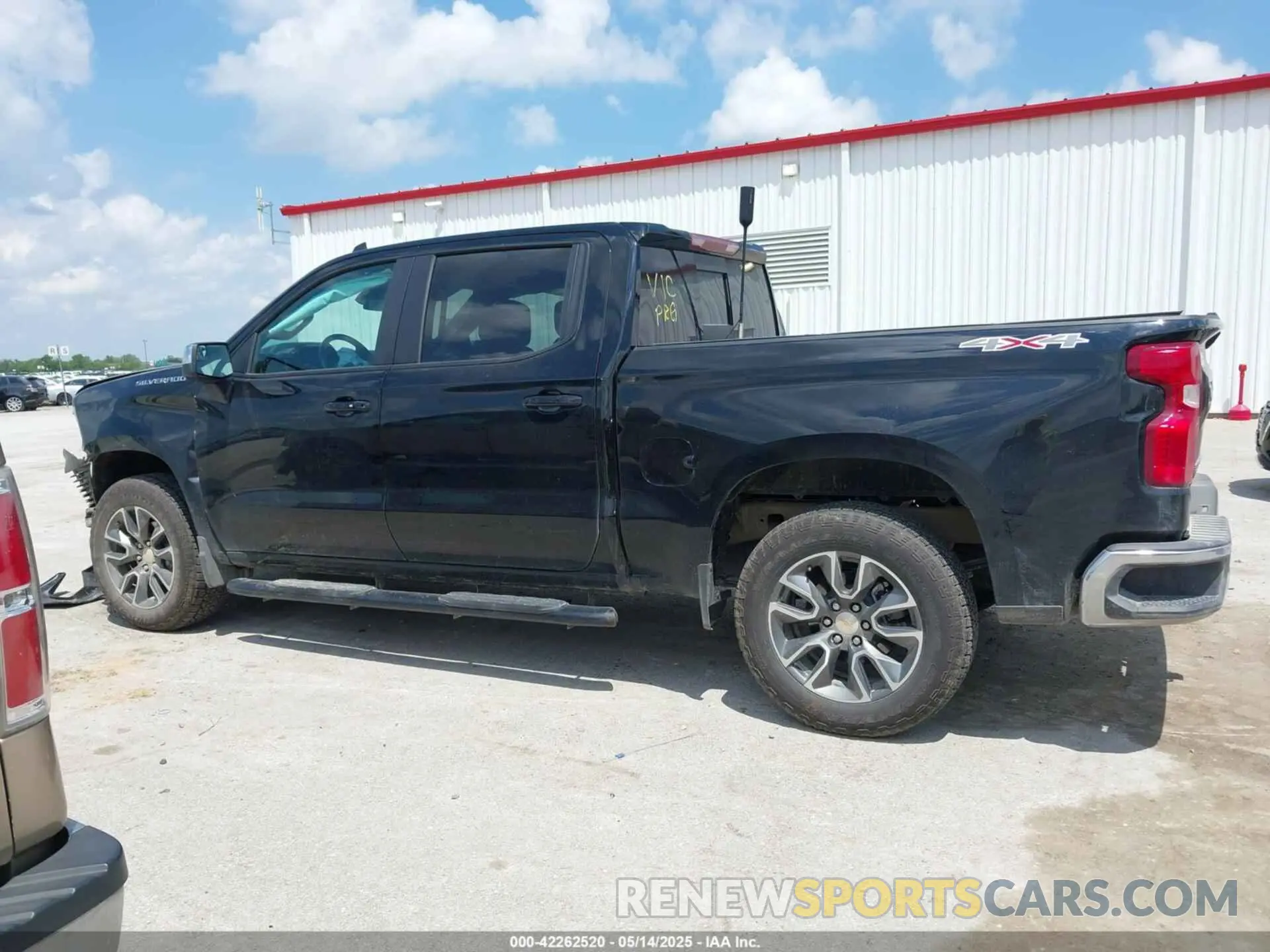 14 Photograph of a damaged car 2GCUKDED5S1136212 CHEVROLET SILVERADO 1500 2025