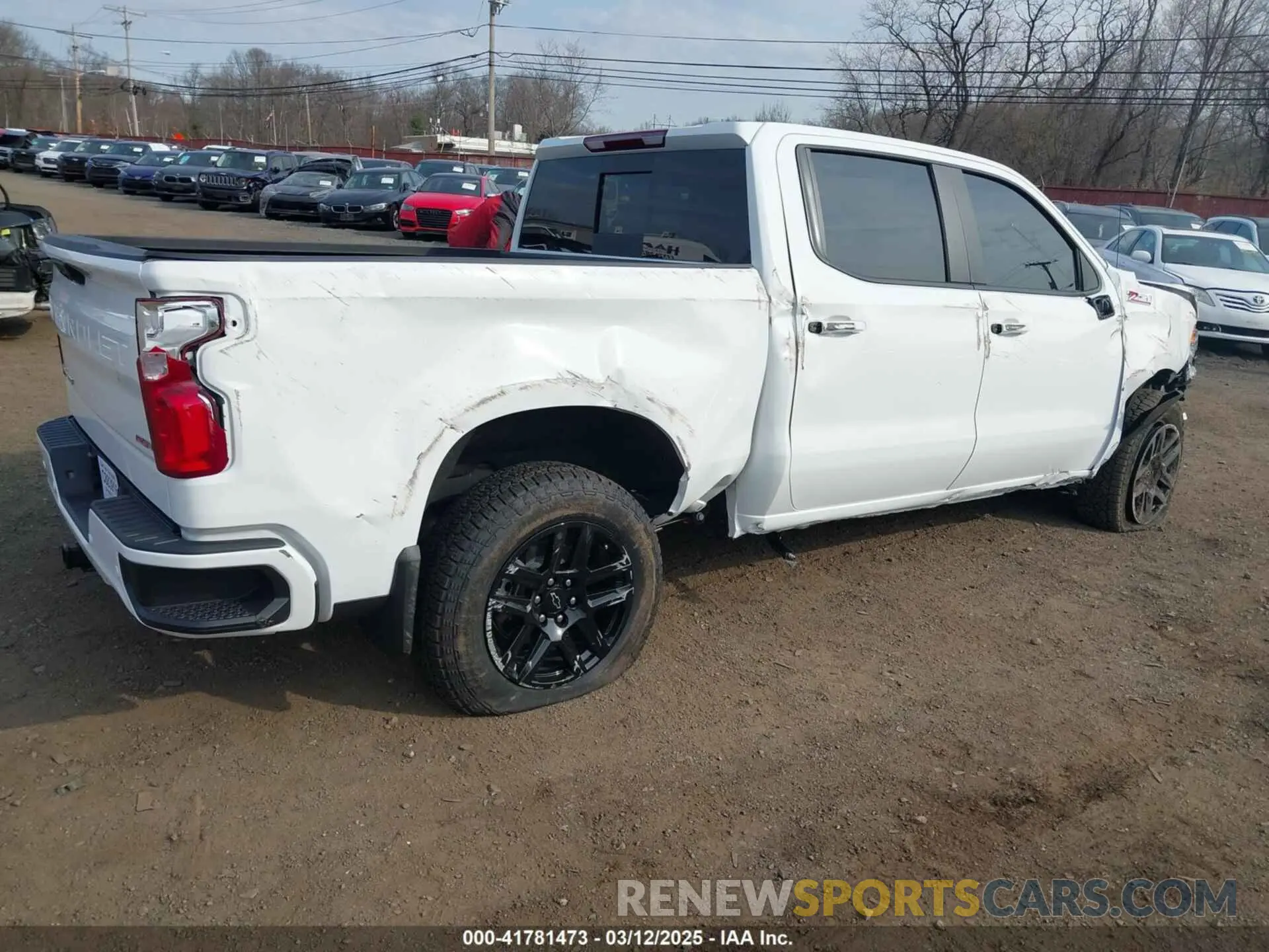 4 Photograph of a damaged car 2GCUKEED4S1135834 CHEVROLET SILVERADO 1500 2025