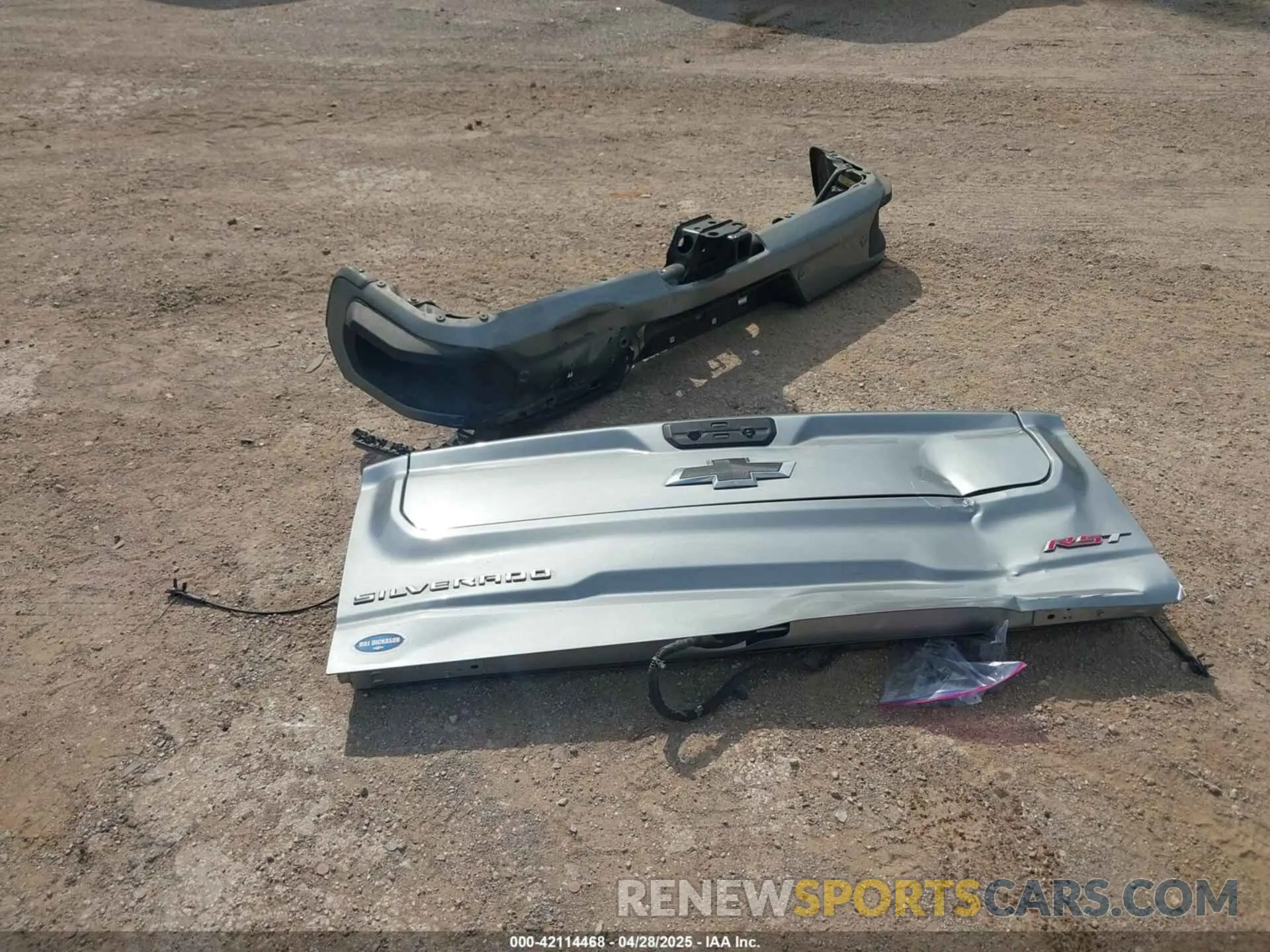 12 Photograph of a damaged car 2GCUKEED7S1111432 CHEVROLET SILVERADO 1500 2025