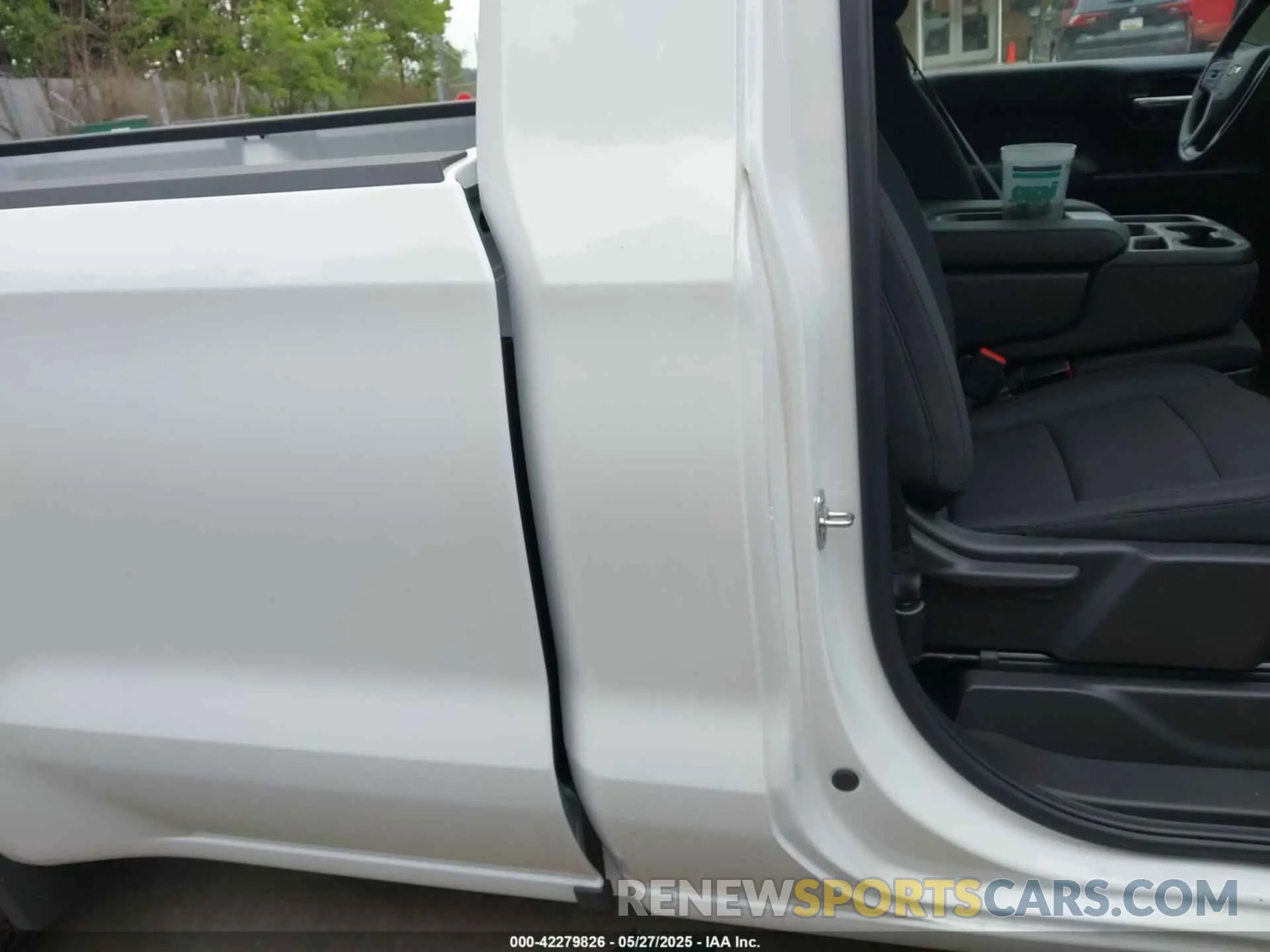 8 Photograph of a damaged car 3GCNKAED0SG137536 CHEVROLET SILVERADO 1500 2025