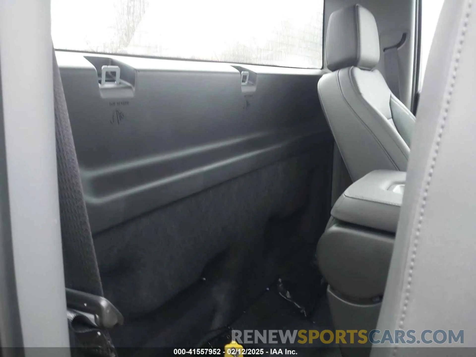 8 Photograph of a damaged car 3GCNKAEK9SG135962 CHEVROLET SILVERADO 1500 2025