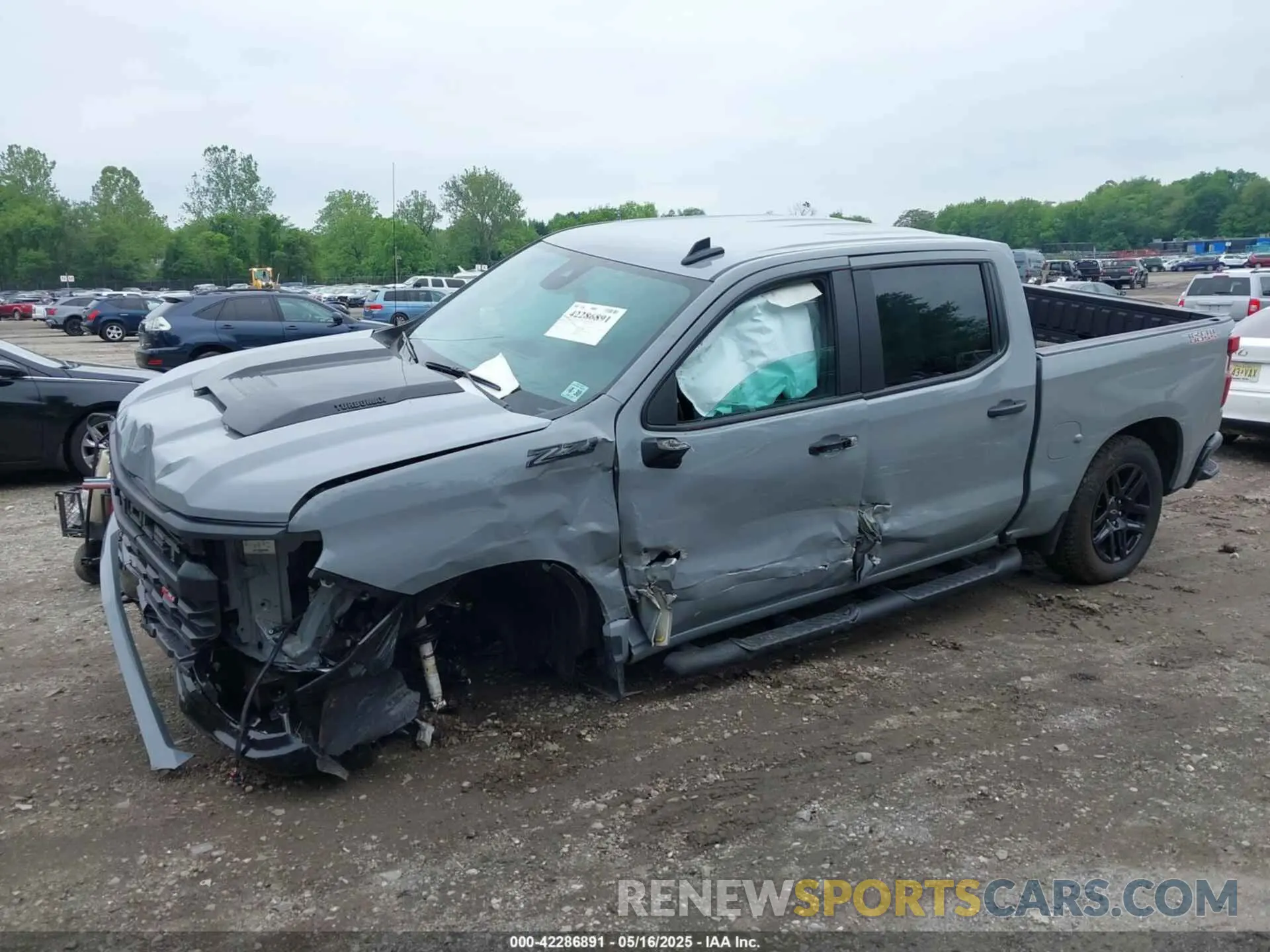 2 Photograph of a damaged car 3GCPKCEK5SG187190 CHEVROLET SILVERADO 1500 2025