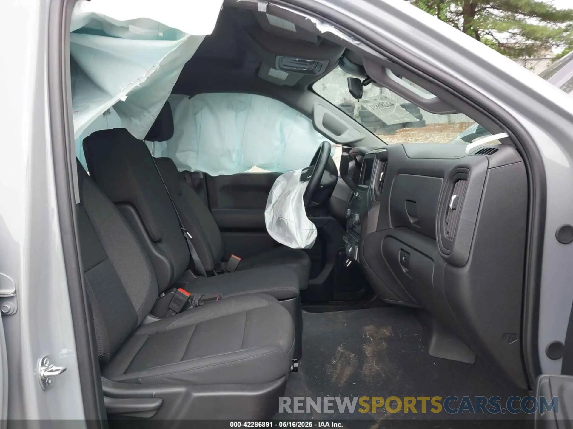 5 Photograph of a damaged car 3GCPKCEK5SG187190 CHEVROLET SILVERADO 1500 2025