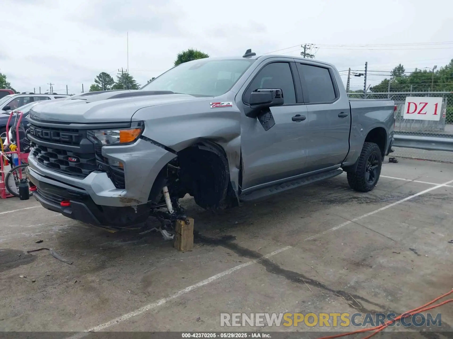 2 Photograph of a damaged car 3GCUKCED0SG208192 CHEVROLET SILVERADO 1500 2025