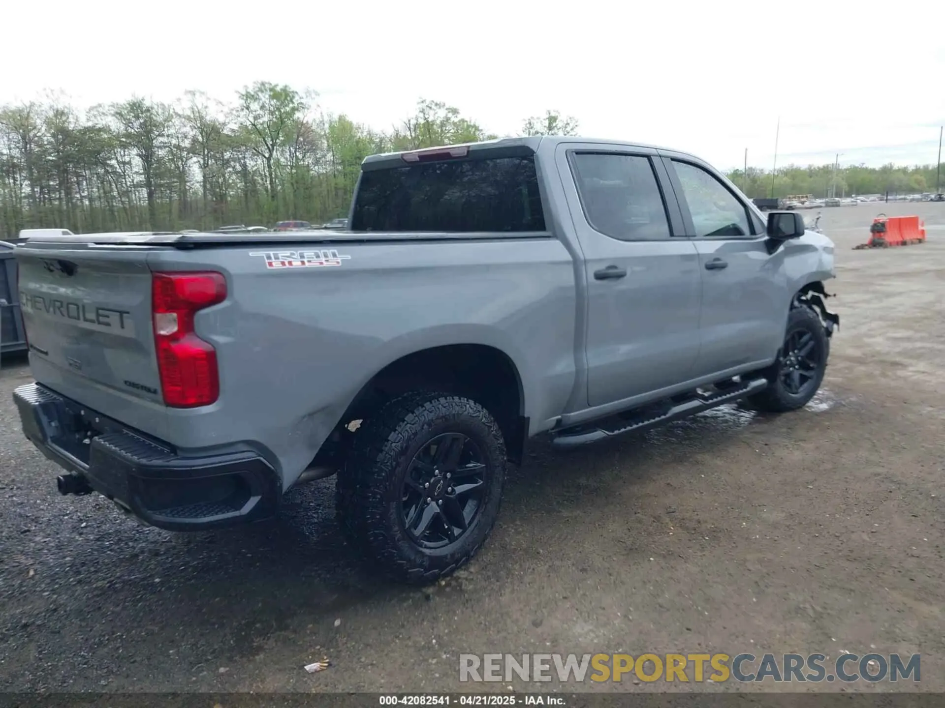 4 Photograph of a damaged car 3GCUKCED6SG110946 CHEVROLET SILVERADO 1500 2025