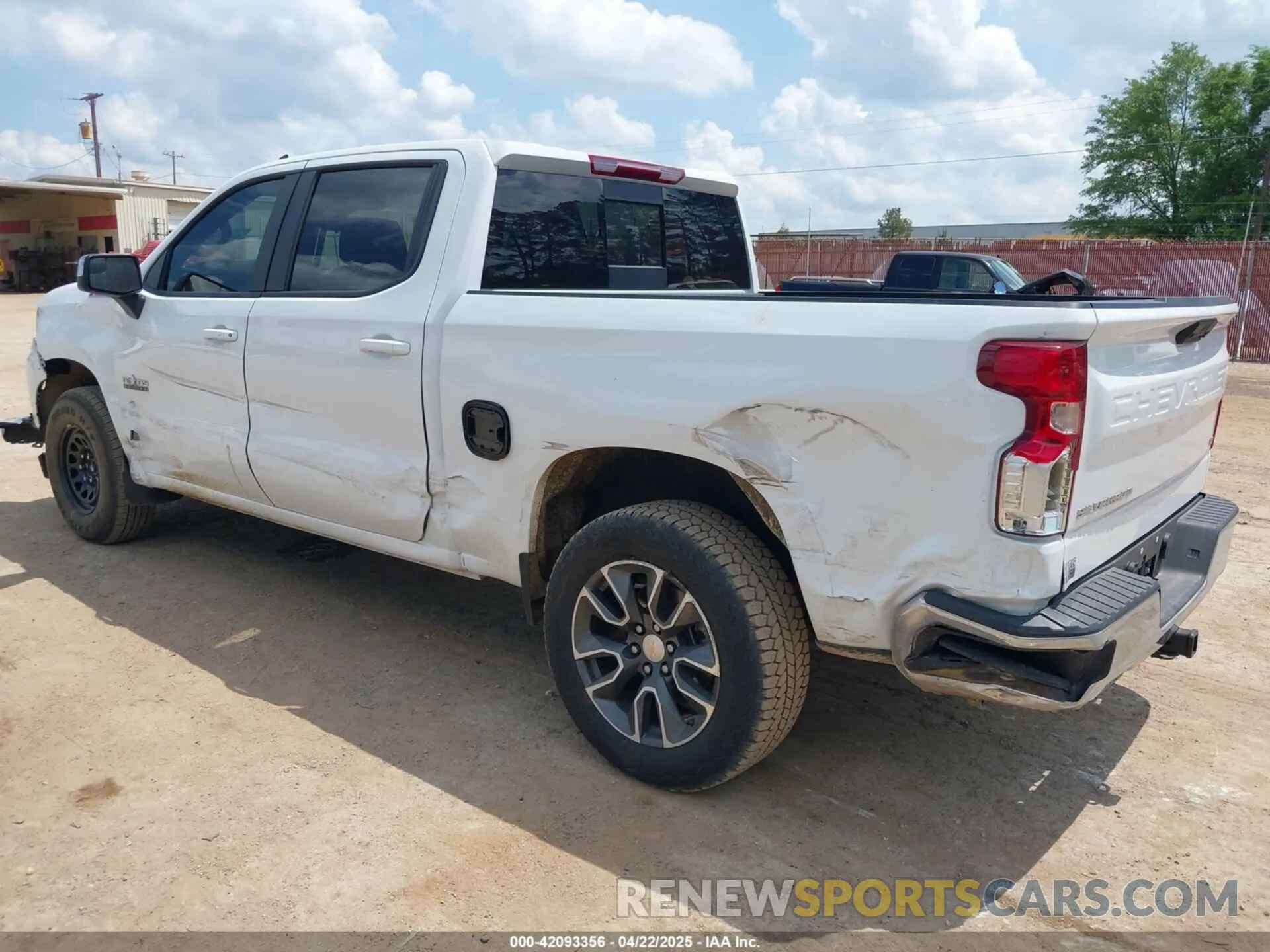 3 Photograph of a damaged car 3GCUKDE82SG115781 CHEVROLET SILVERADO 1500 2025