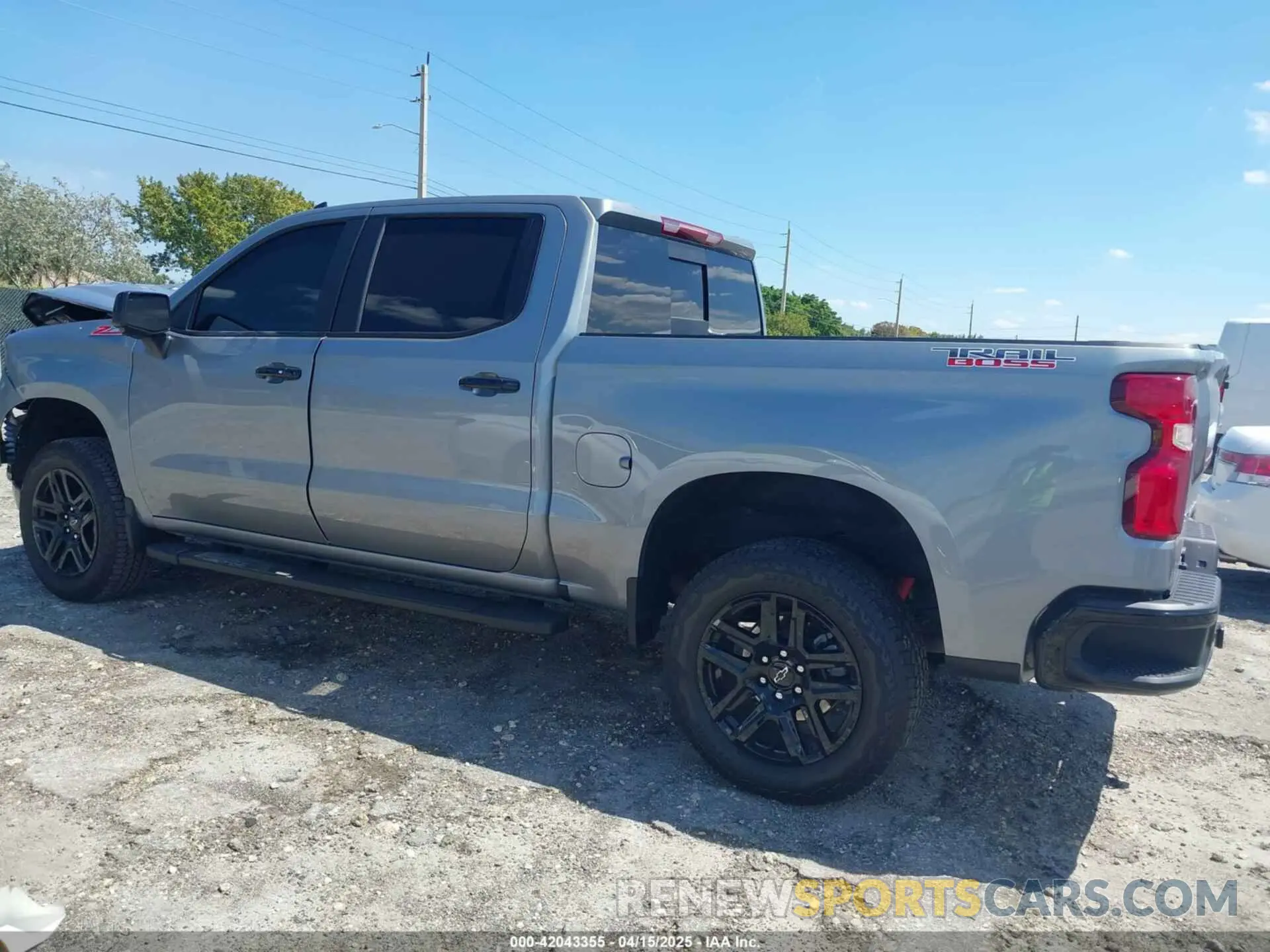 14 Photograph of a damaged car 3GCUKFE89SG231202 CHEVROLET SILVERADO 1500 2025