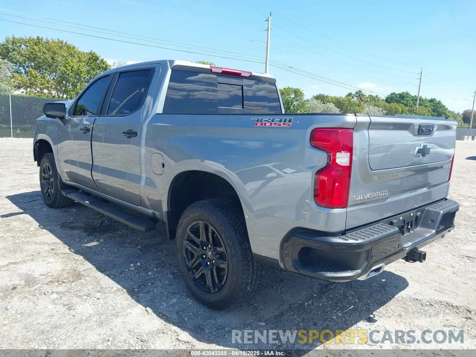 3 Photograph of a damaged car 3GCUKFE89SG231202 CHEVROLET SILVERADO 1500 2025