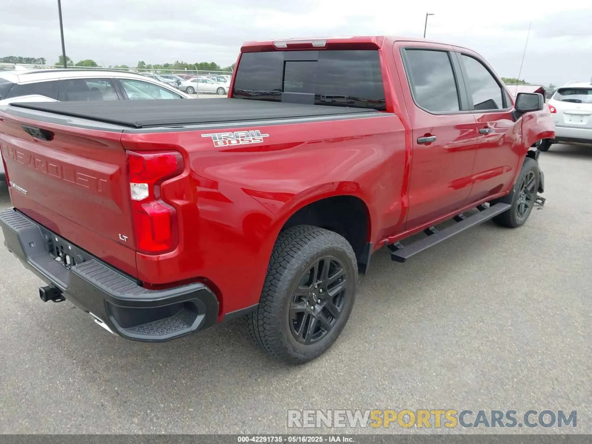 4 Photograph of a damaged car 3GCUKFEL3SG226064 CHEVROLET SILVERADO 1500 2025