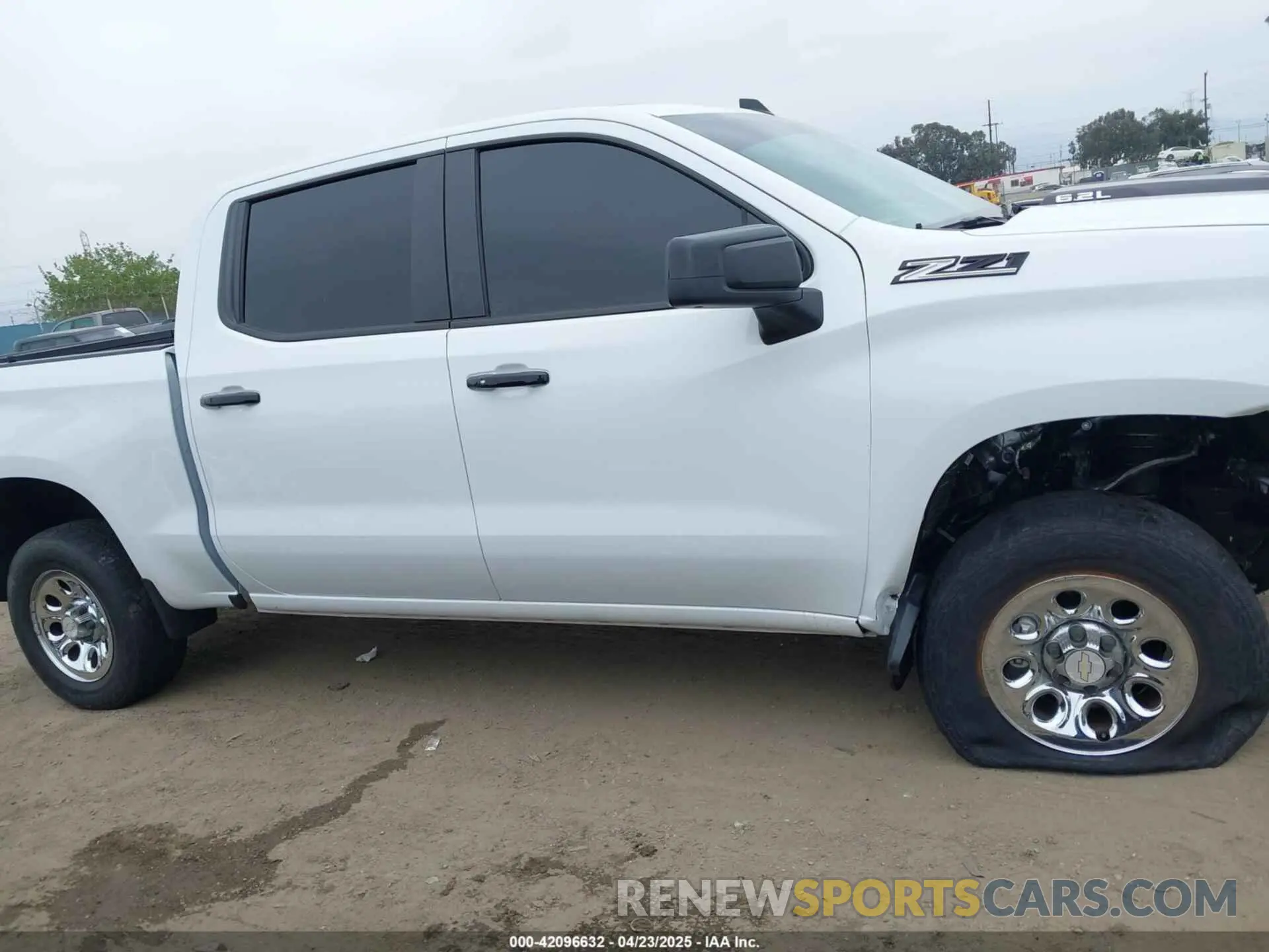 14 Photograph of a damaged car 3GCUKFEL9SG224626 CHEVROLET SILVERADO 1500 2025
