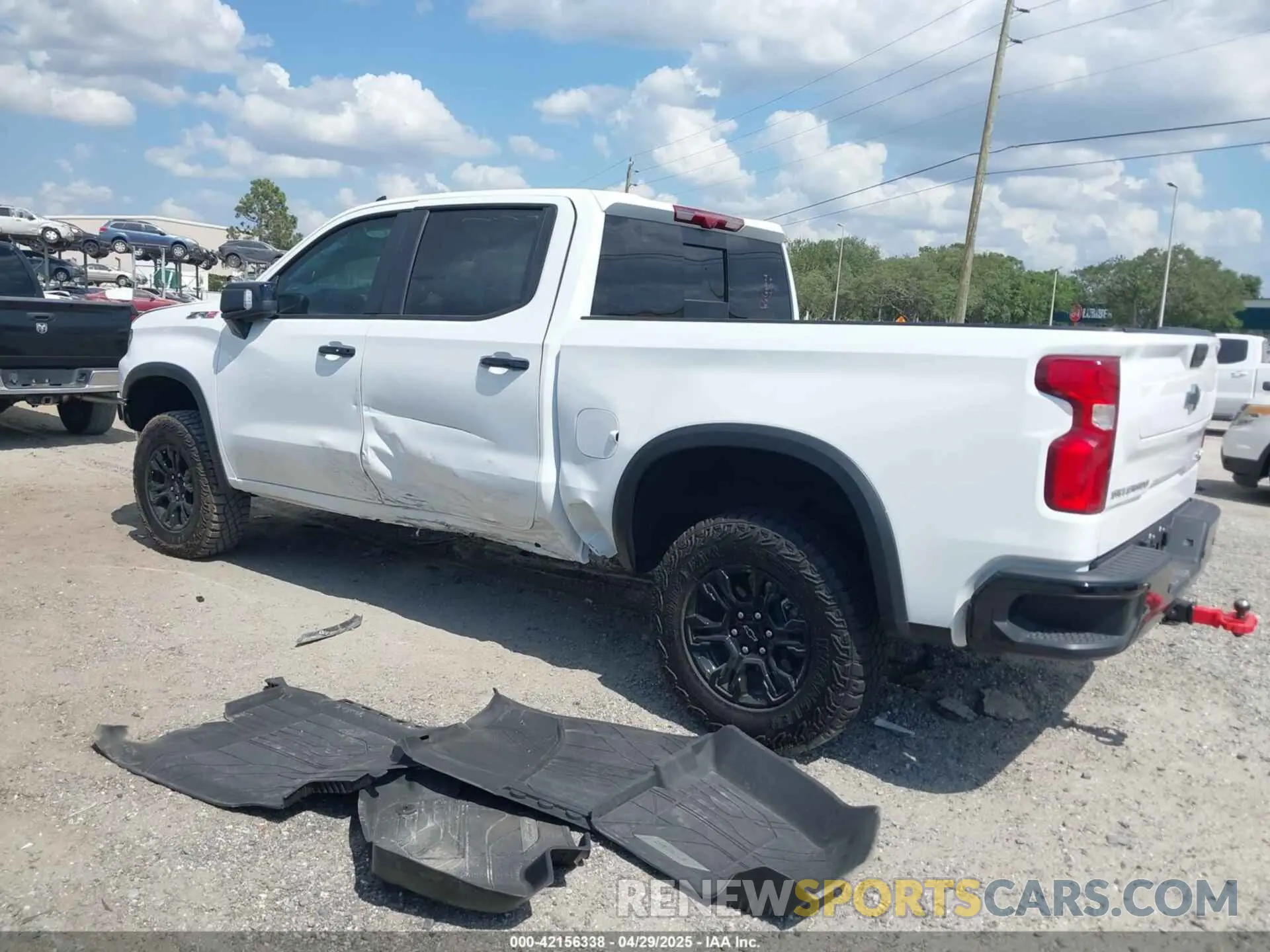 3 Photograph of a damaged car 3GCUKHEL0SG213168 CHEVROLET SILVERADO 1500 2025