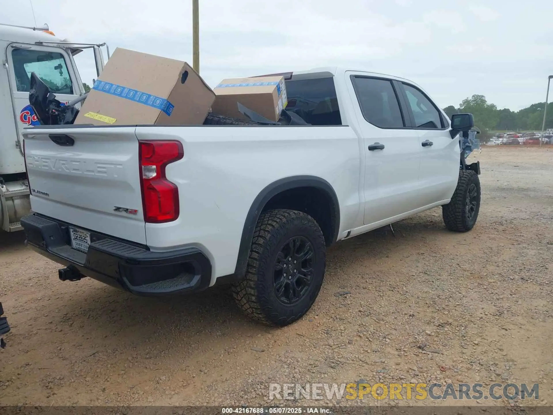 4 Photograph of a damaged car 3GCUKHEL1SG170864 CHEVROLET SILVERADO 1500 2025