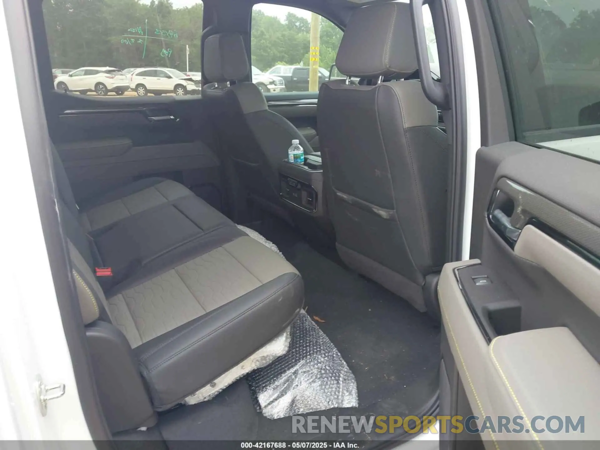 8 Photograph of a damaged car 3GCUKHEL1SG170864 CHEVROLET SILVERADO 1500 2025