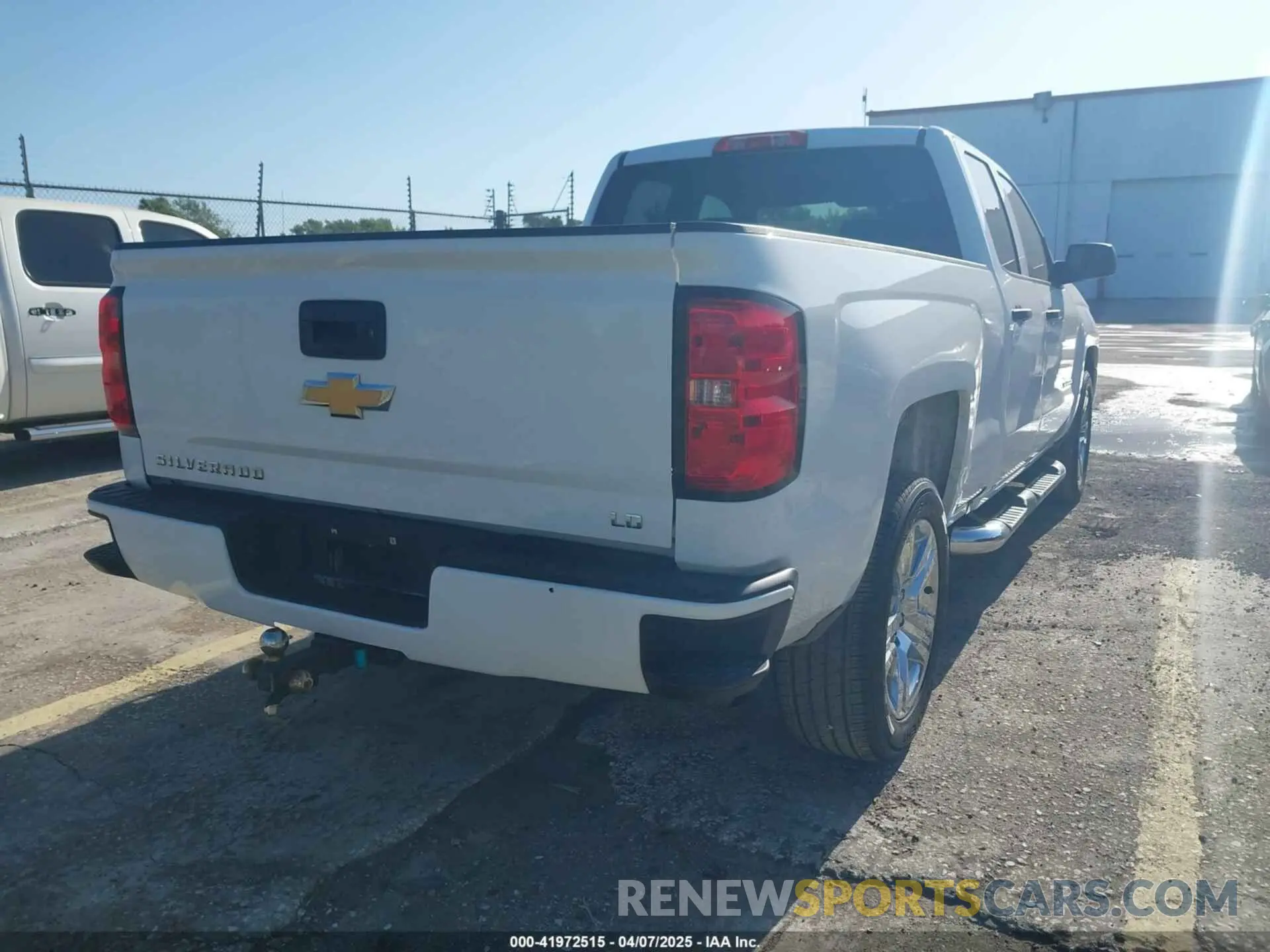 4 Photograph of a damaged car 2GCRCMEC2K1229764 CHEVROLET SILVERADO 1500 LD 2019