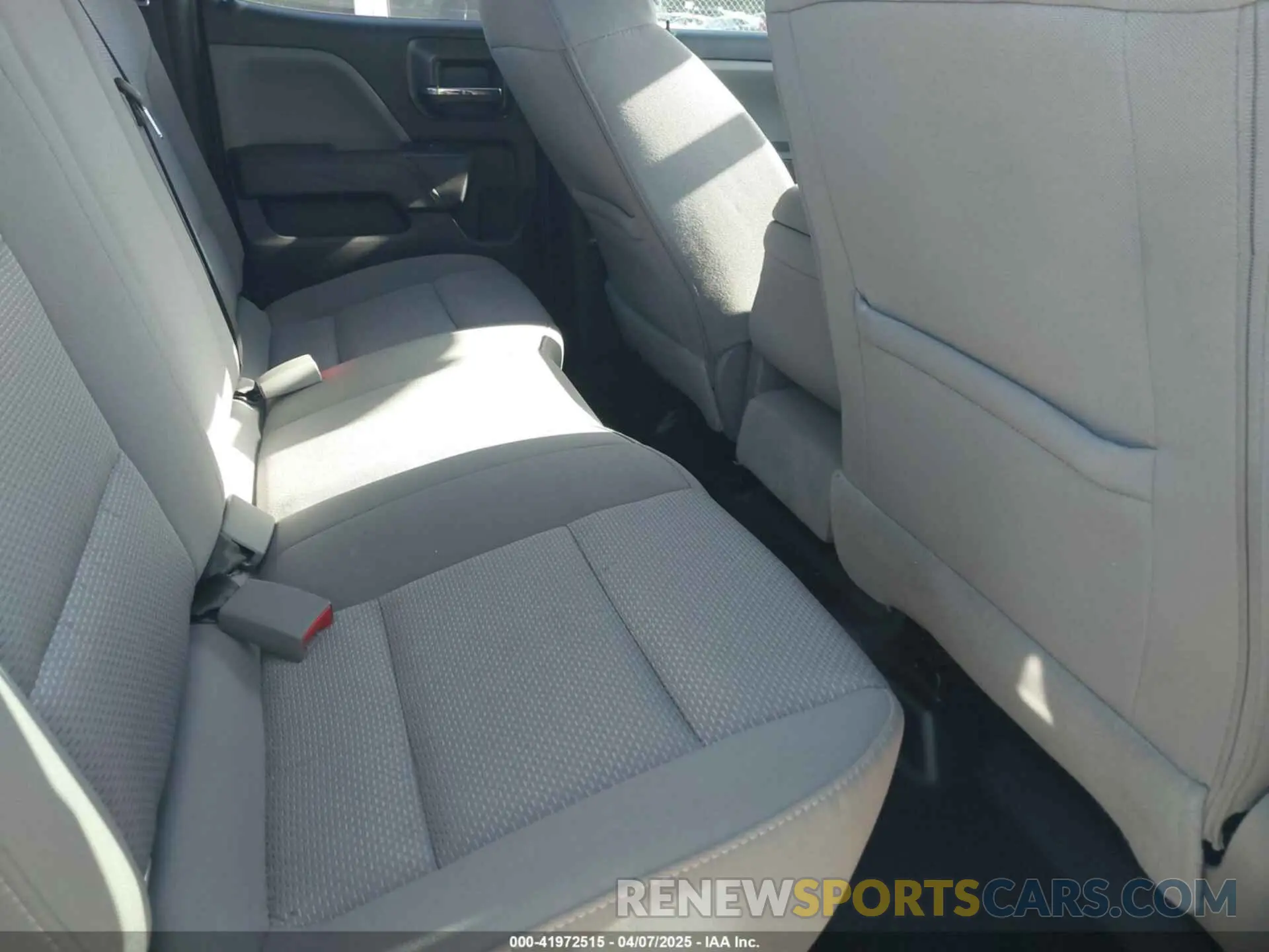 8 Photograph of a damaged car 2GCRCMEC2K1229764 CHEVROLET SILVERADO 1500 LD 2019