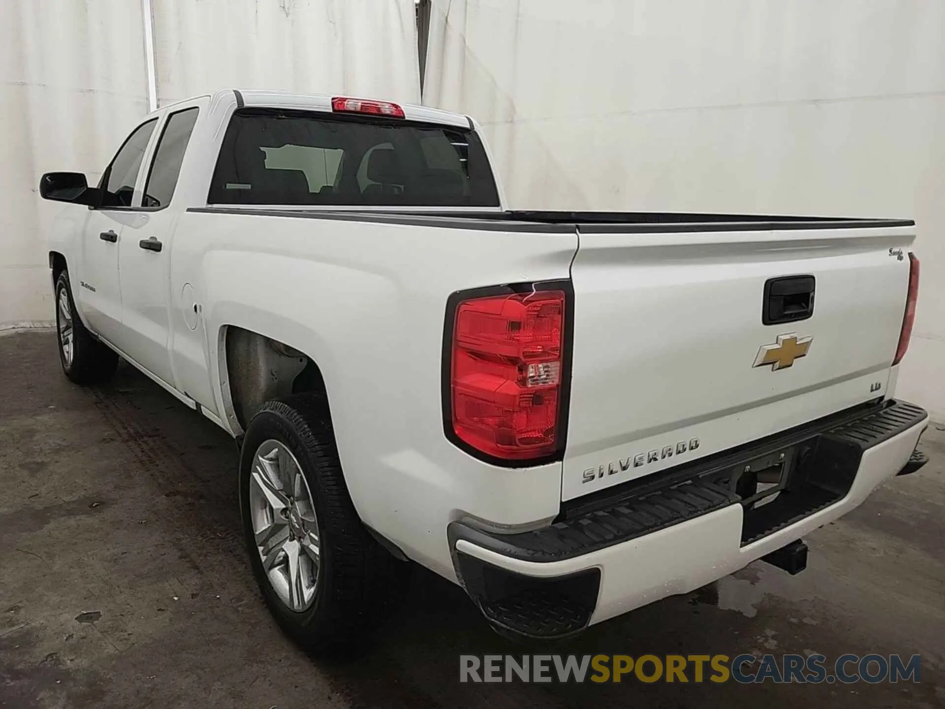 18 Photograph of a damaged car 2GCRCMEC5K1230214 CHEVROLET SILVERADO 1500 LD 2019